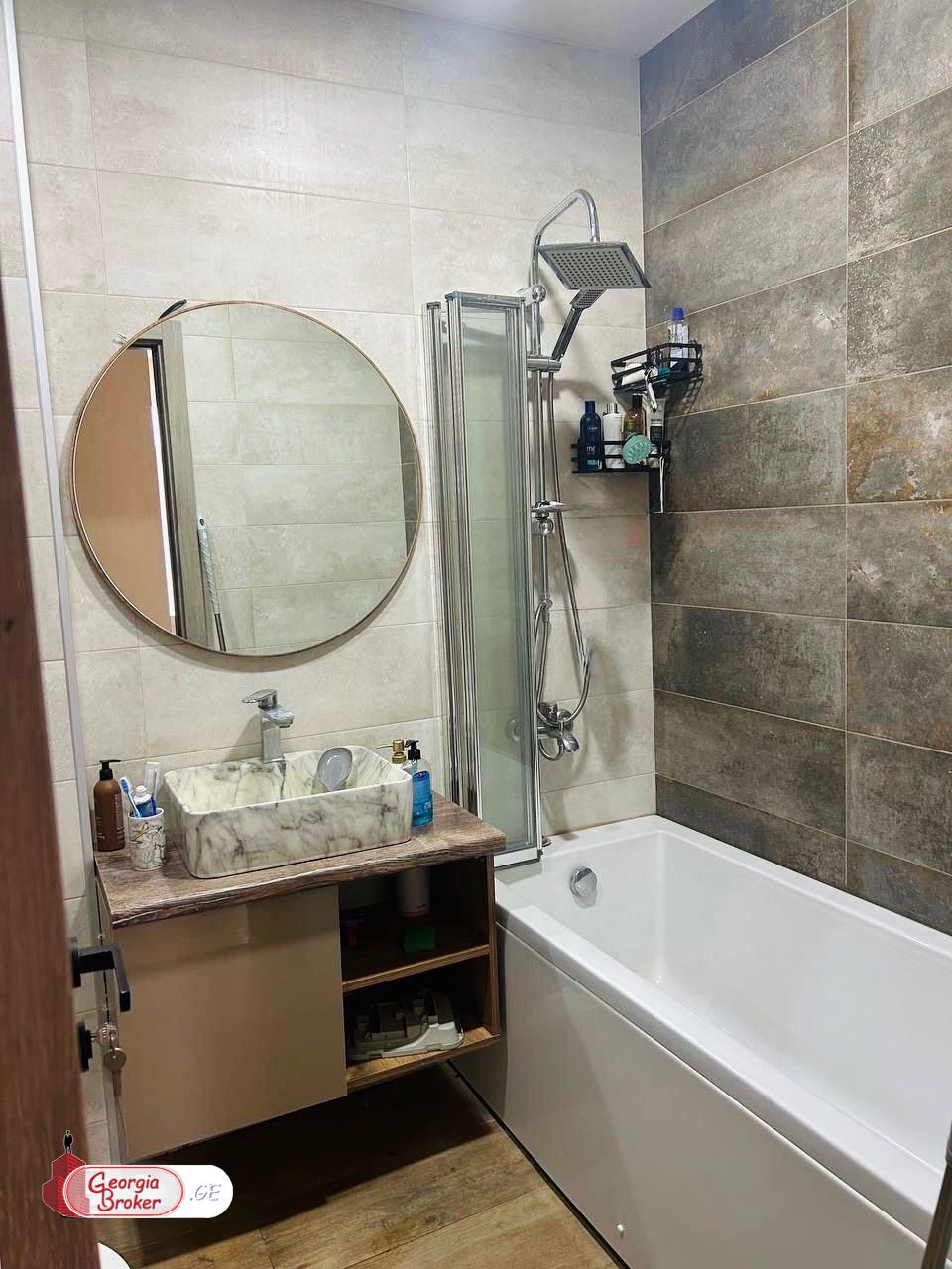 იყიდება ახალი გარემონტებული 3 ოთახიანი ბინა