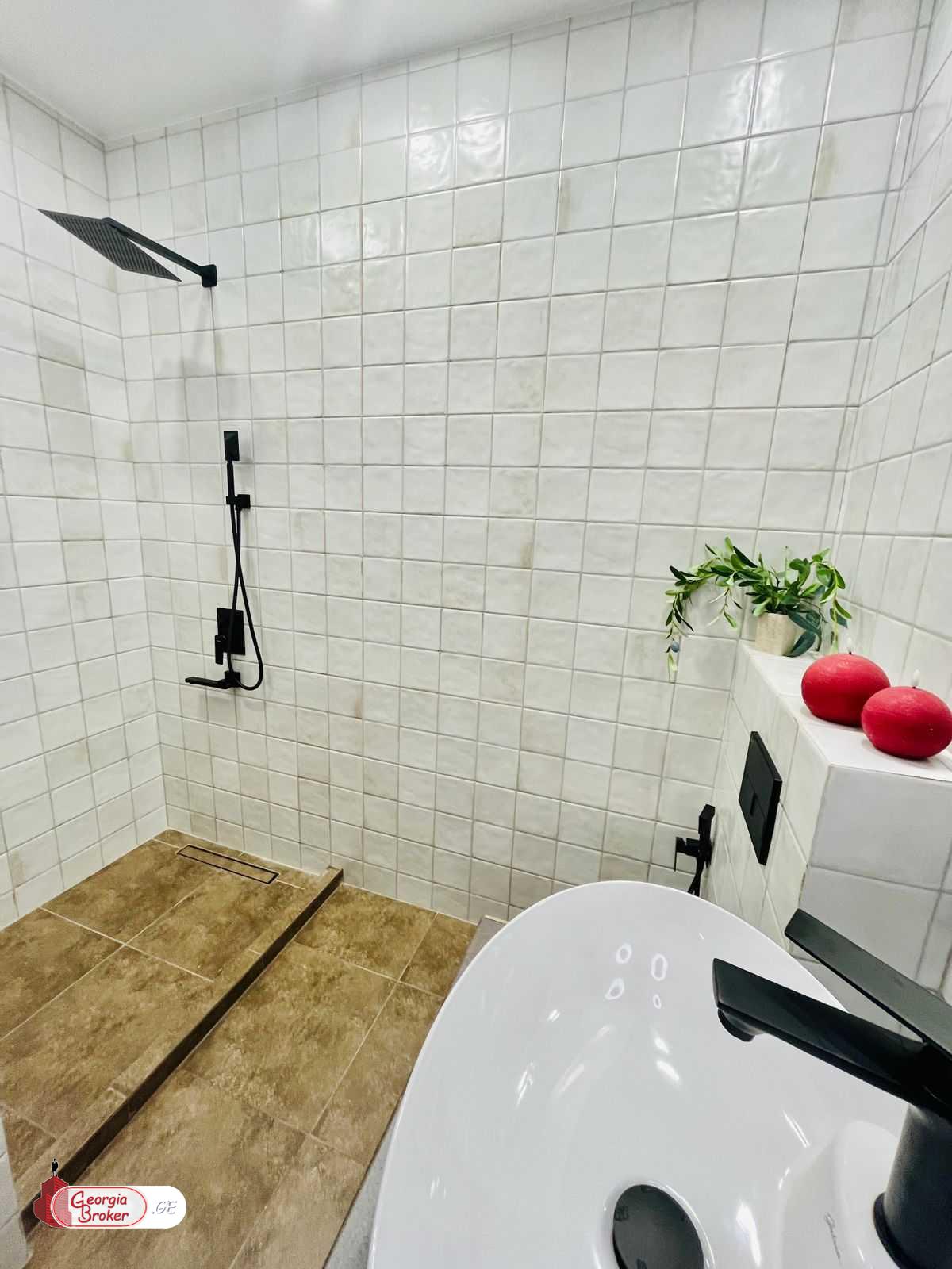 იყიდება ახალი გარემონტებული 2 ოთახიანი ბინა