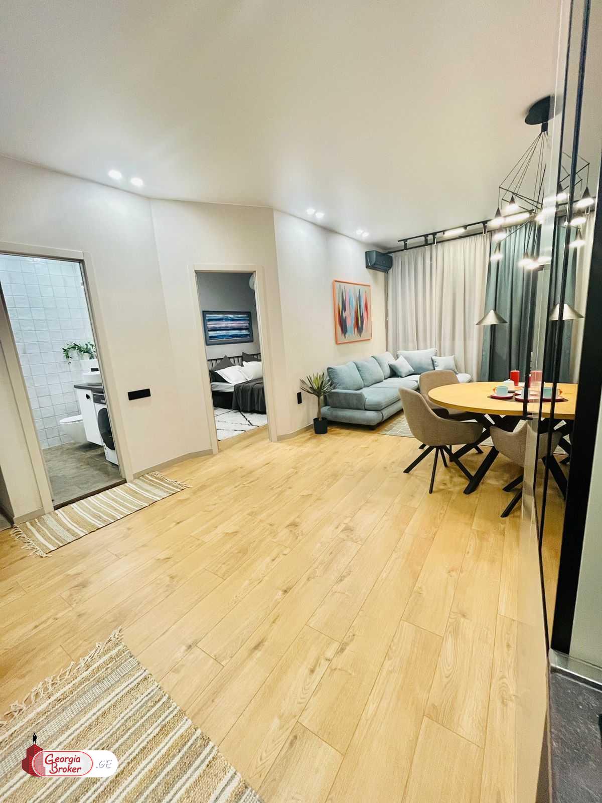 იყიდება ახალი გარემონტებული 2 ოთახიანი ბინა