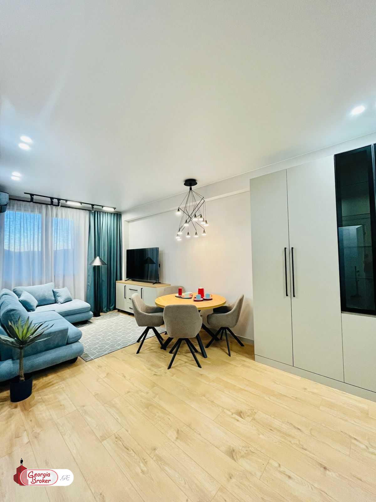 იყიდება ახალი გარემონტებული 2 ოთახიანი ბინა