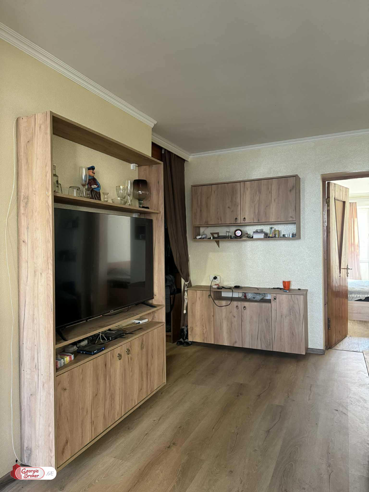 იყიდება ახალი გარემონტებული 2 ოთახიანი ბინა