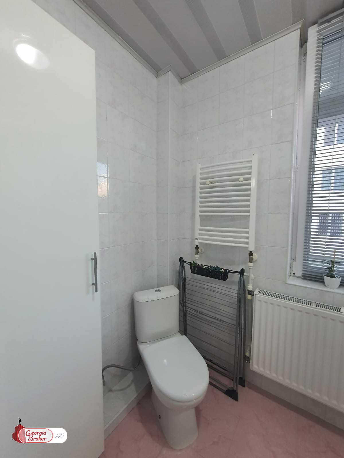 იყიდება ახალი გარემონტებული 2 ოთახიანი ბინა