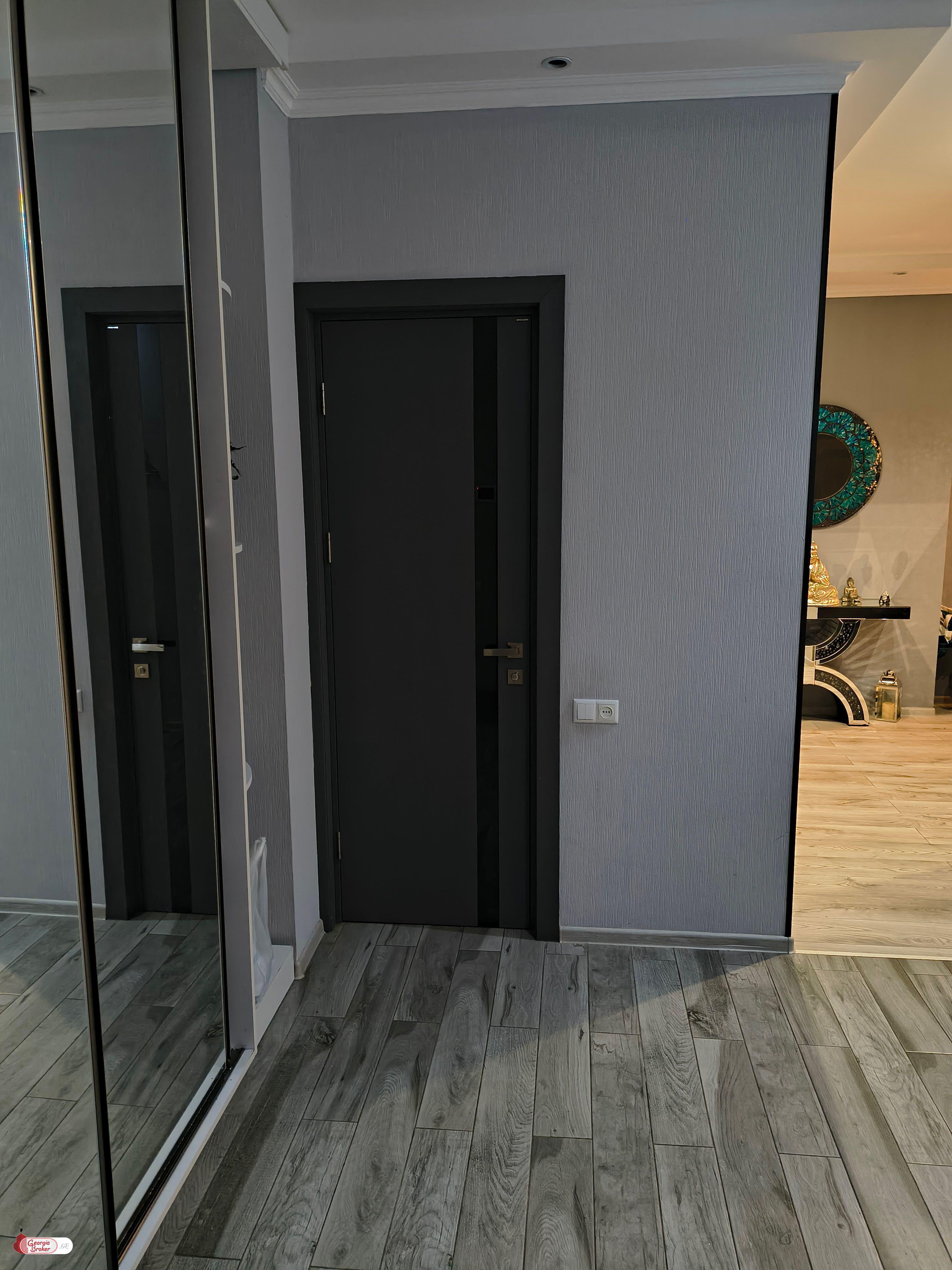 nearly repaired 2-room apartment for sale