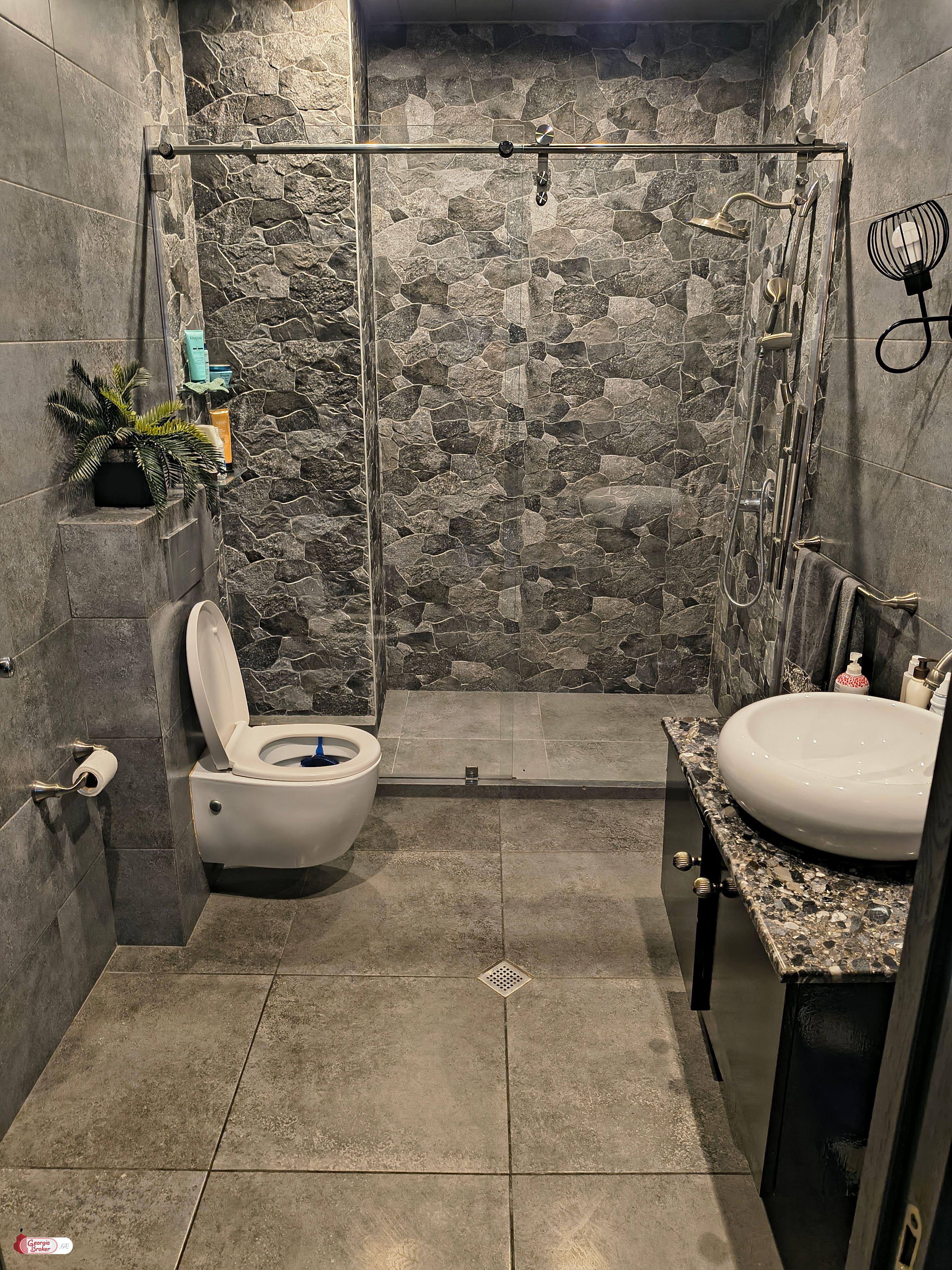 nearly repaired 2-room apartment for sale