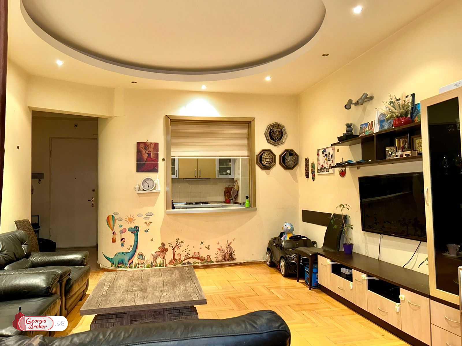 nearly repaired 2-room apartment for sale