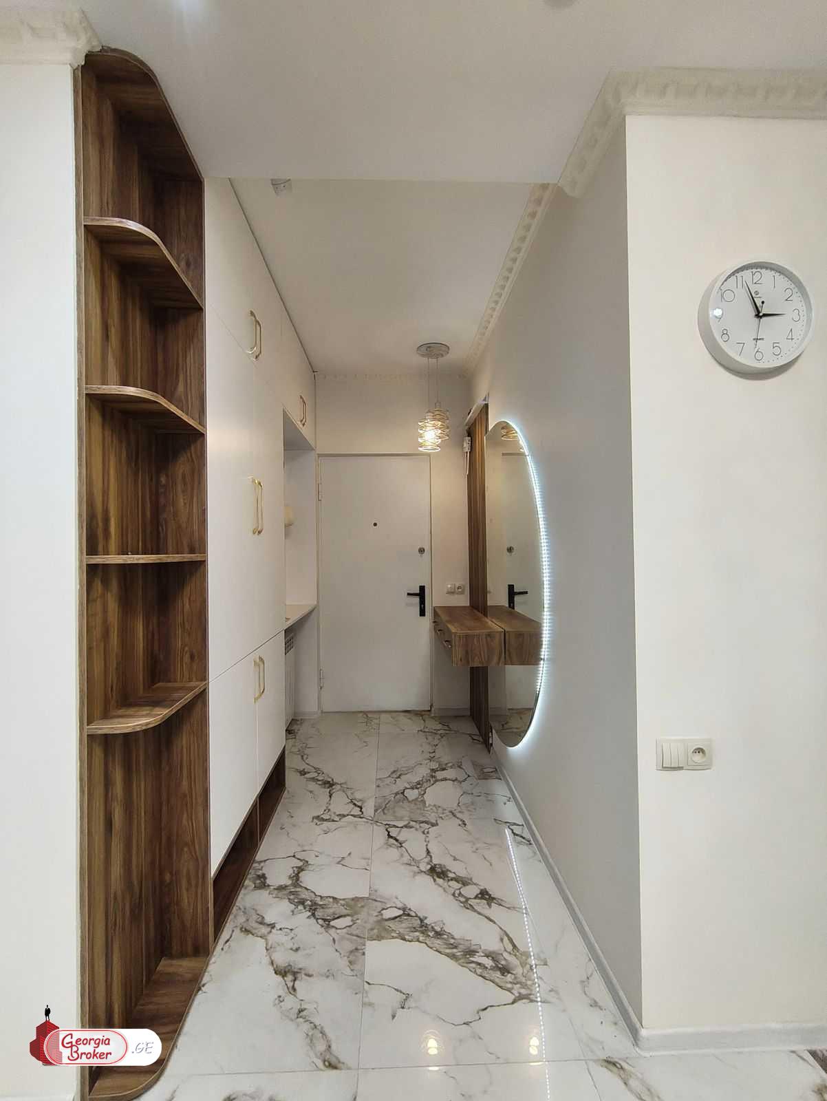 продается квартира с новым ремонтом 3-комнаты