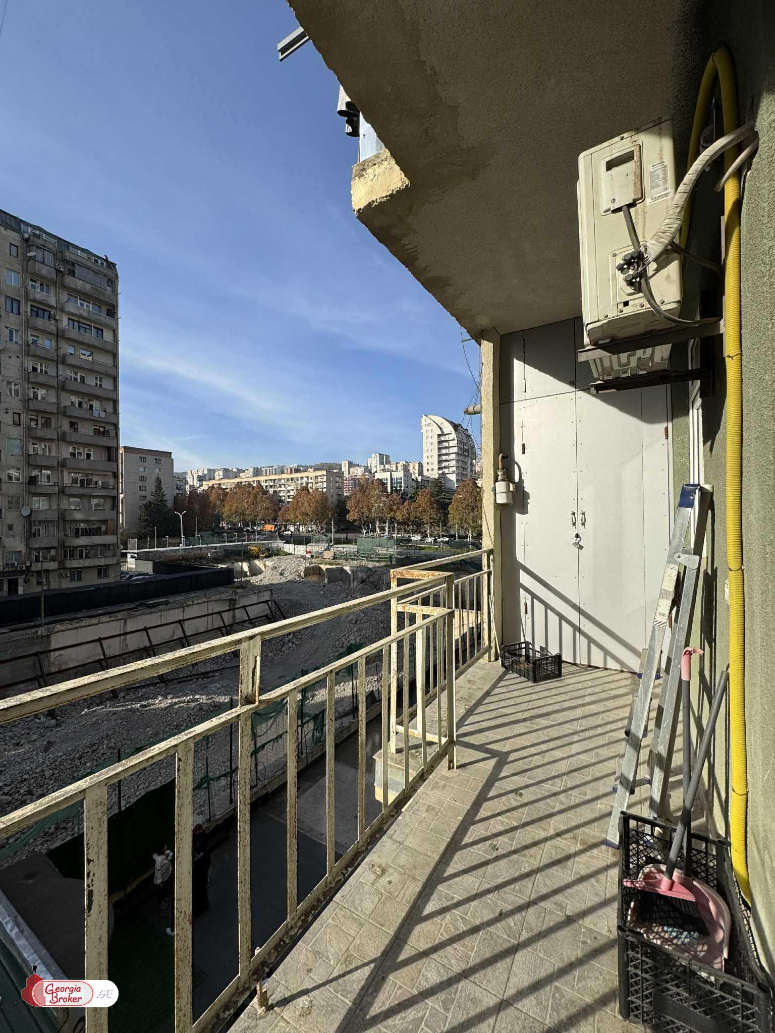 nearly repaired 3-room apartment for sale