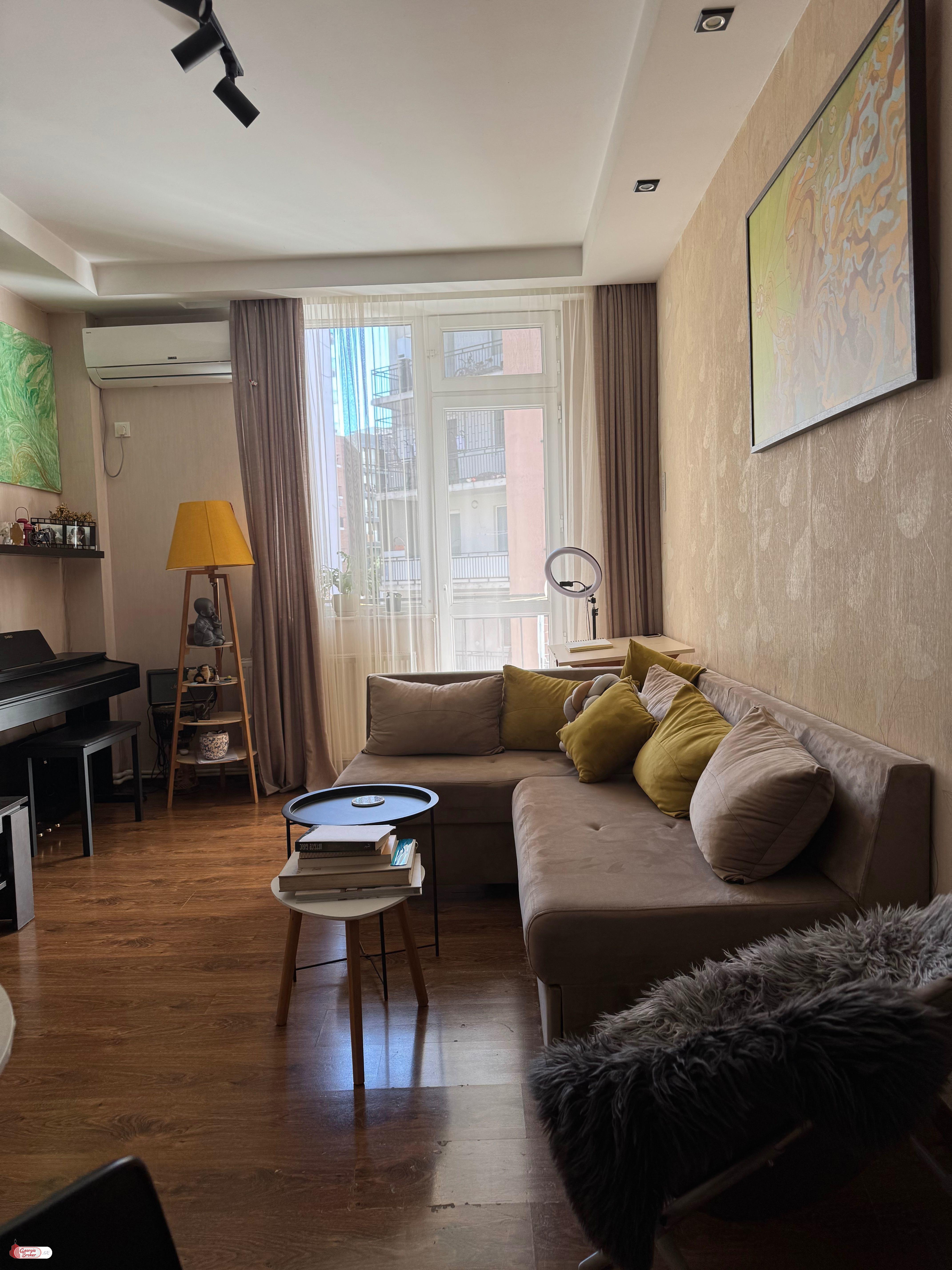 იყიდება ახალი გარემონტებული 3 ოთახიანი ბინა