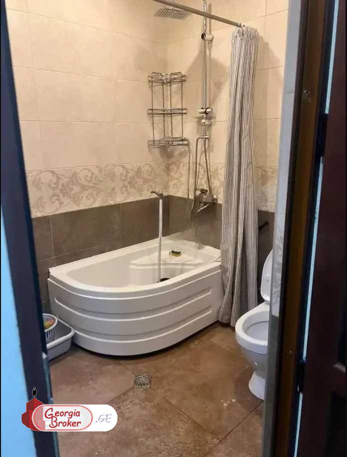 продается квартира с новым ремонтом 3-комнаты