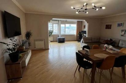 იყიდება ახალი გარემონტებული 4 ოთახიანი ბინა