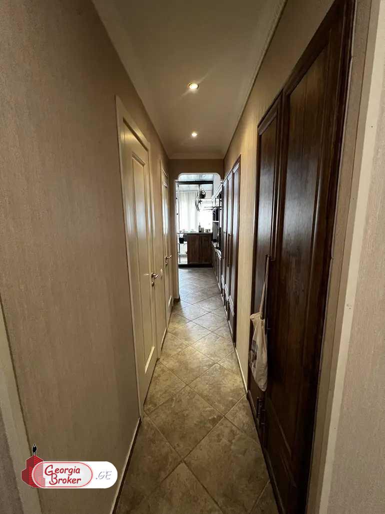 იყიდება ახალი გარემონტებული 4 ოთახიანი ბინა