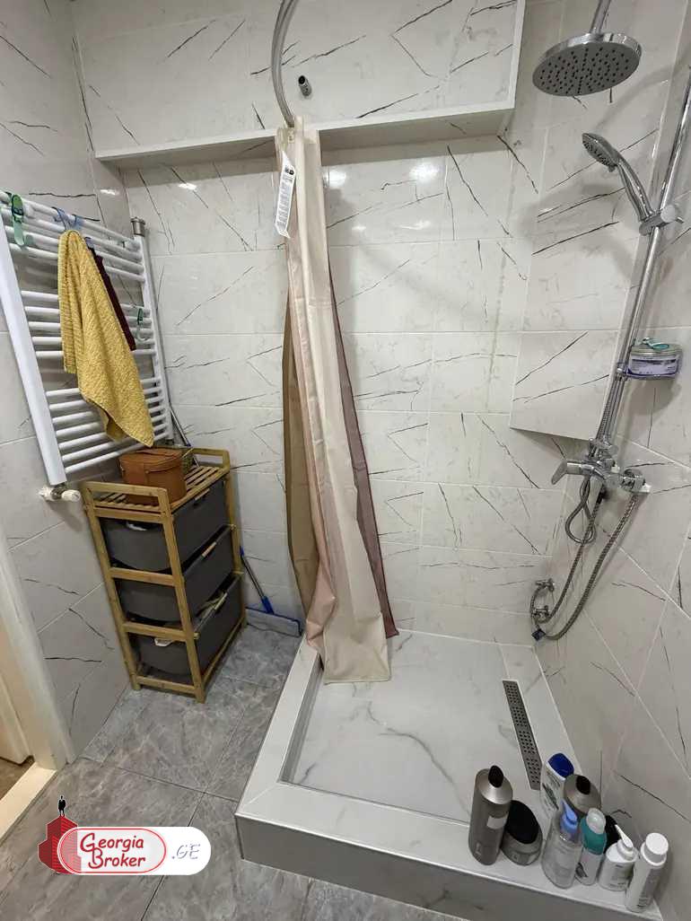 იყიდება ახალი გარემონტებული 4 ოთახიანი ბინა