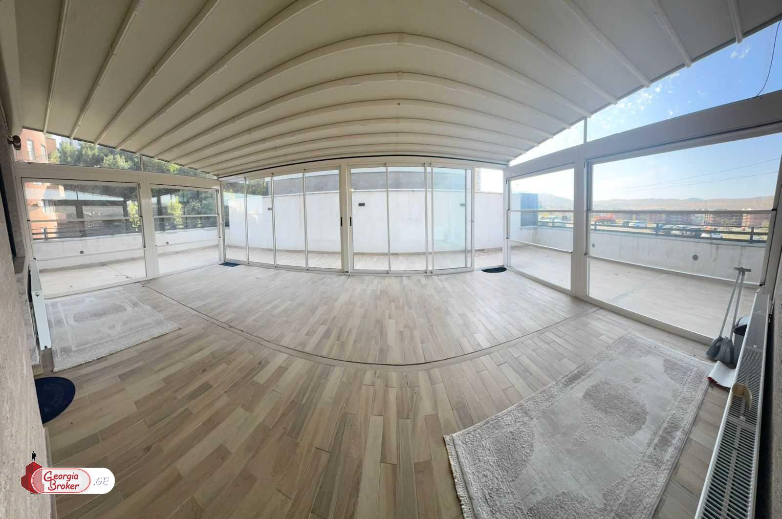 продается квартира с новым ремонтом 3-комнаты