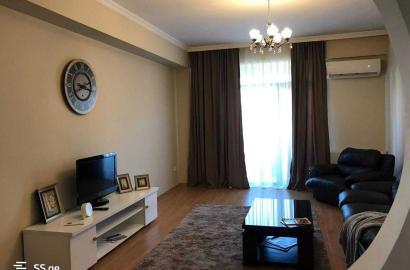 продается квартира с новым ремонтом 4-комнаты