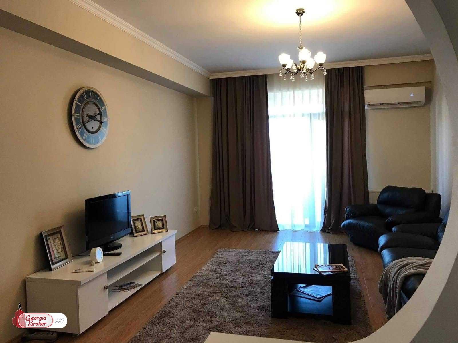 продается квартира с новым ремонтом 4-комнаты