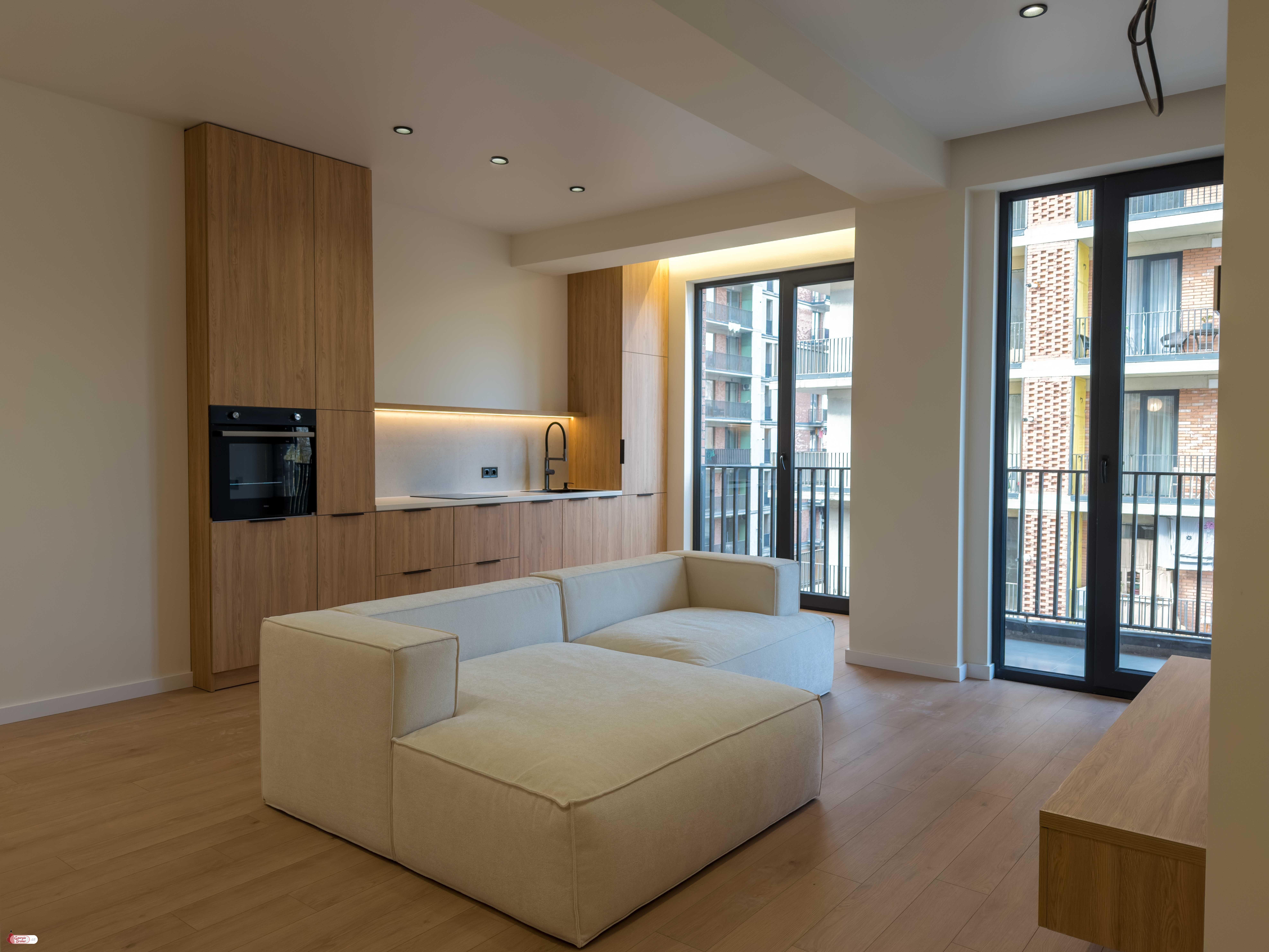 იყიდება ახალი გარემონტებული 4 ოთახიანი ბინა