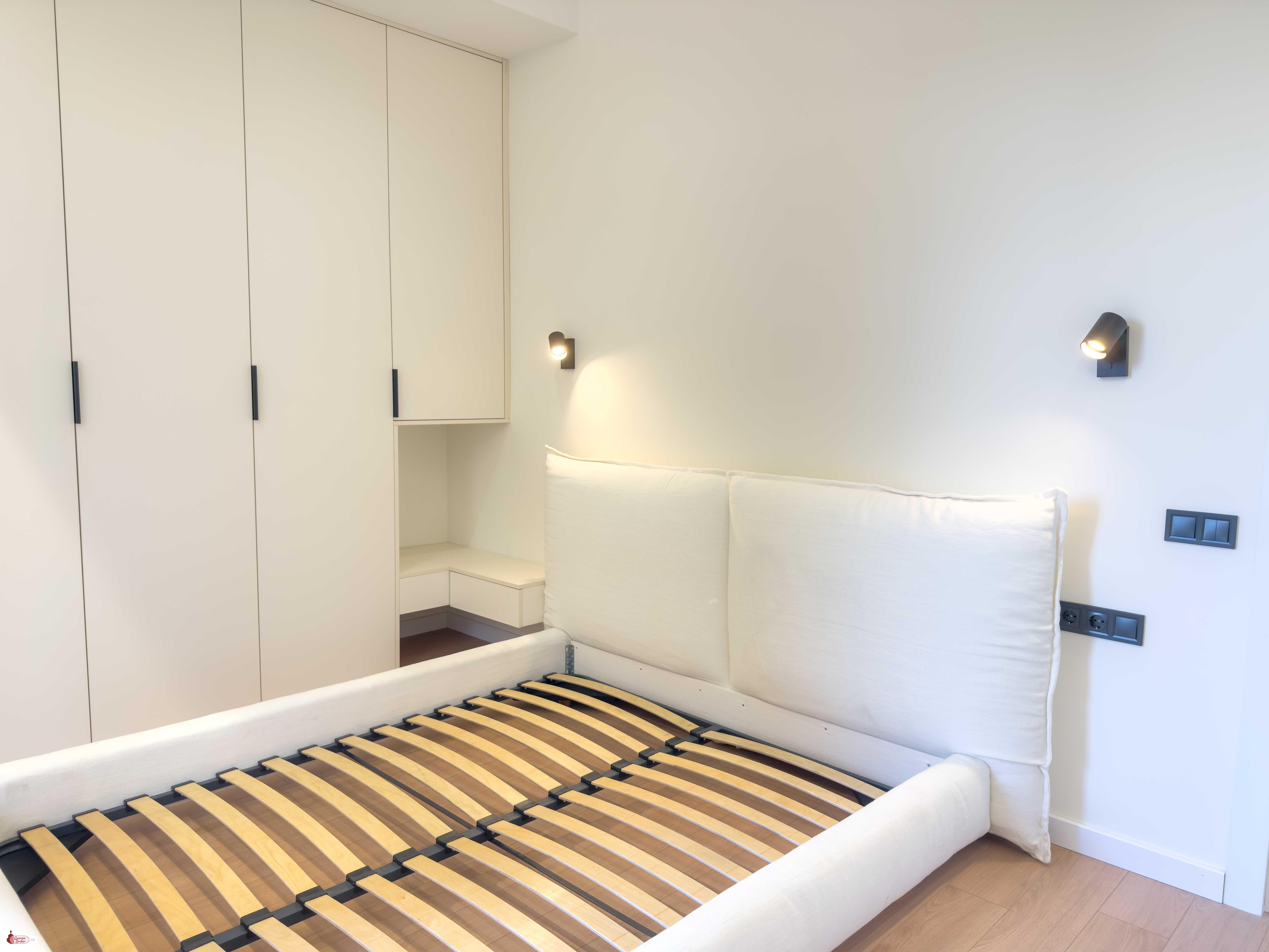 იყიდება ახალი გარემონტებული 4 ოთახიანი ბინა