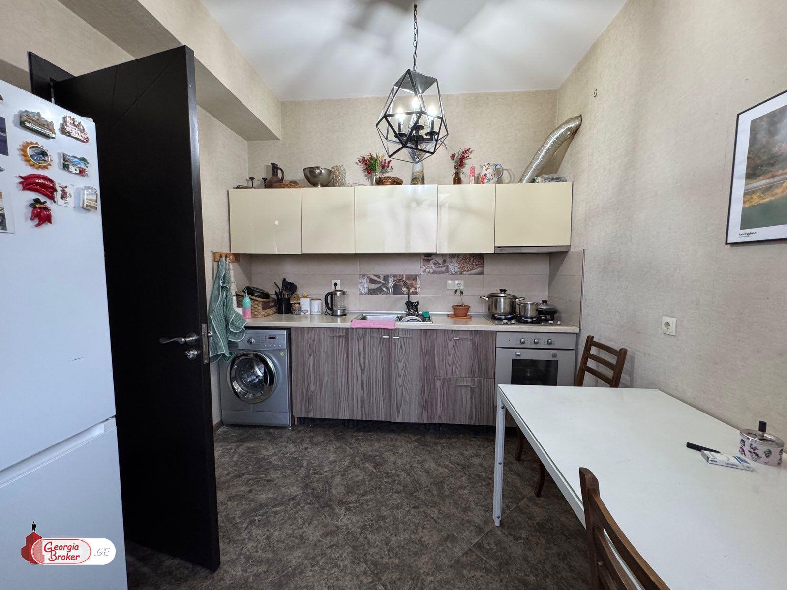 nearly repaired 3-room apartment for sale