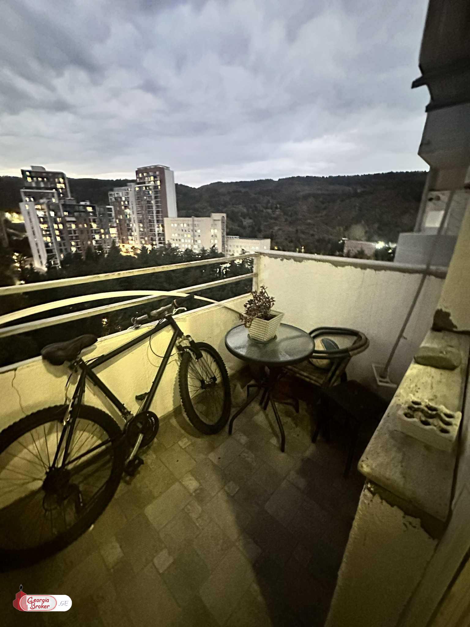 nearly repaired 3-room apartment for sale