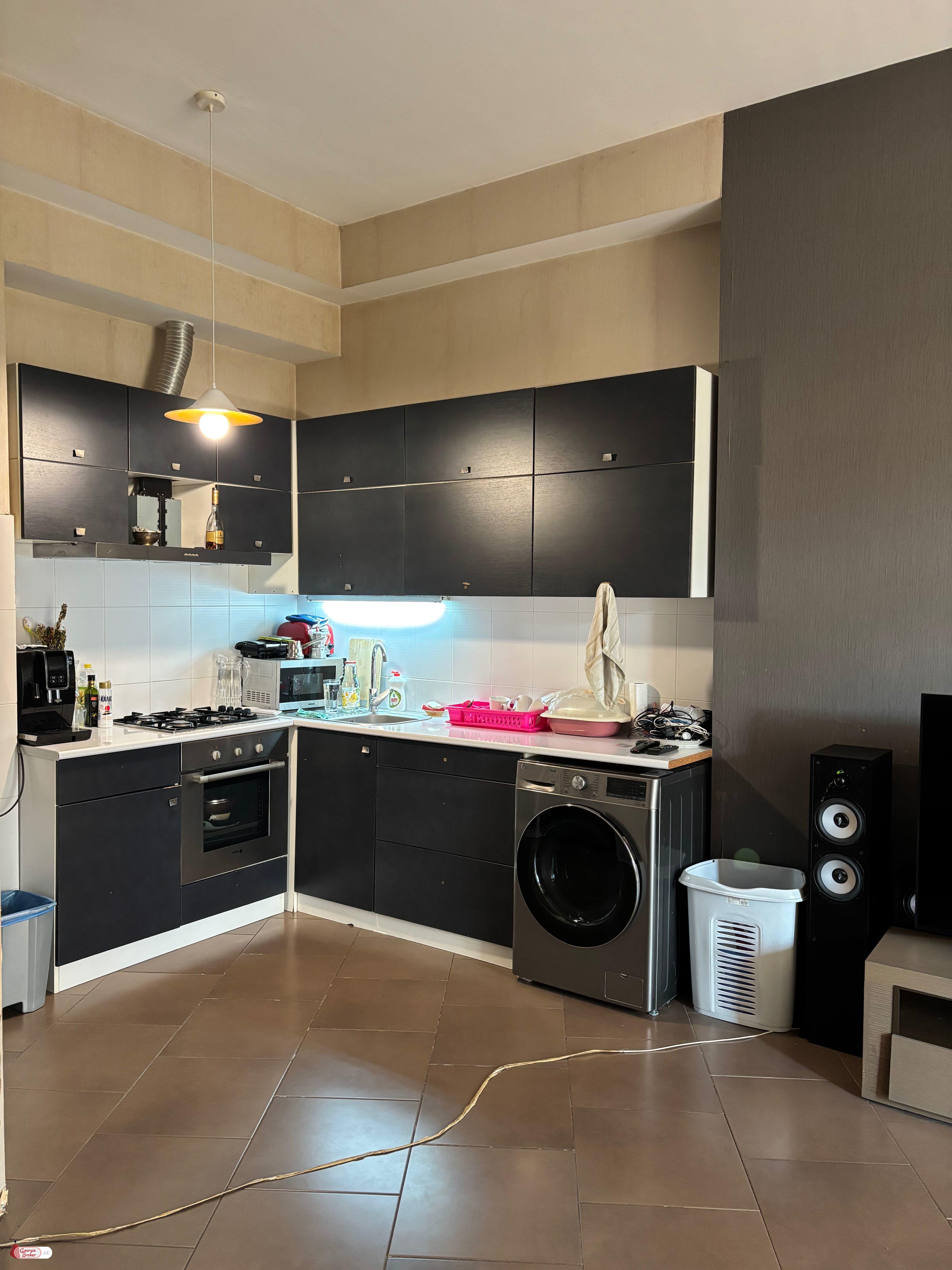 იყიდება ახალი გარემონტებული 3 ოთახიანი ბინა