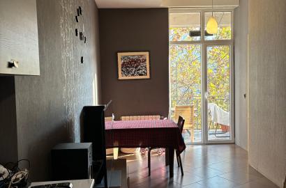 იყიდება ახალი გარემონტებული 3 ოთახიანი ბინა