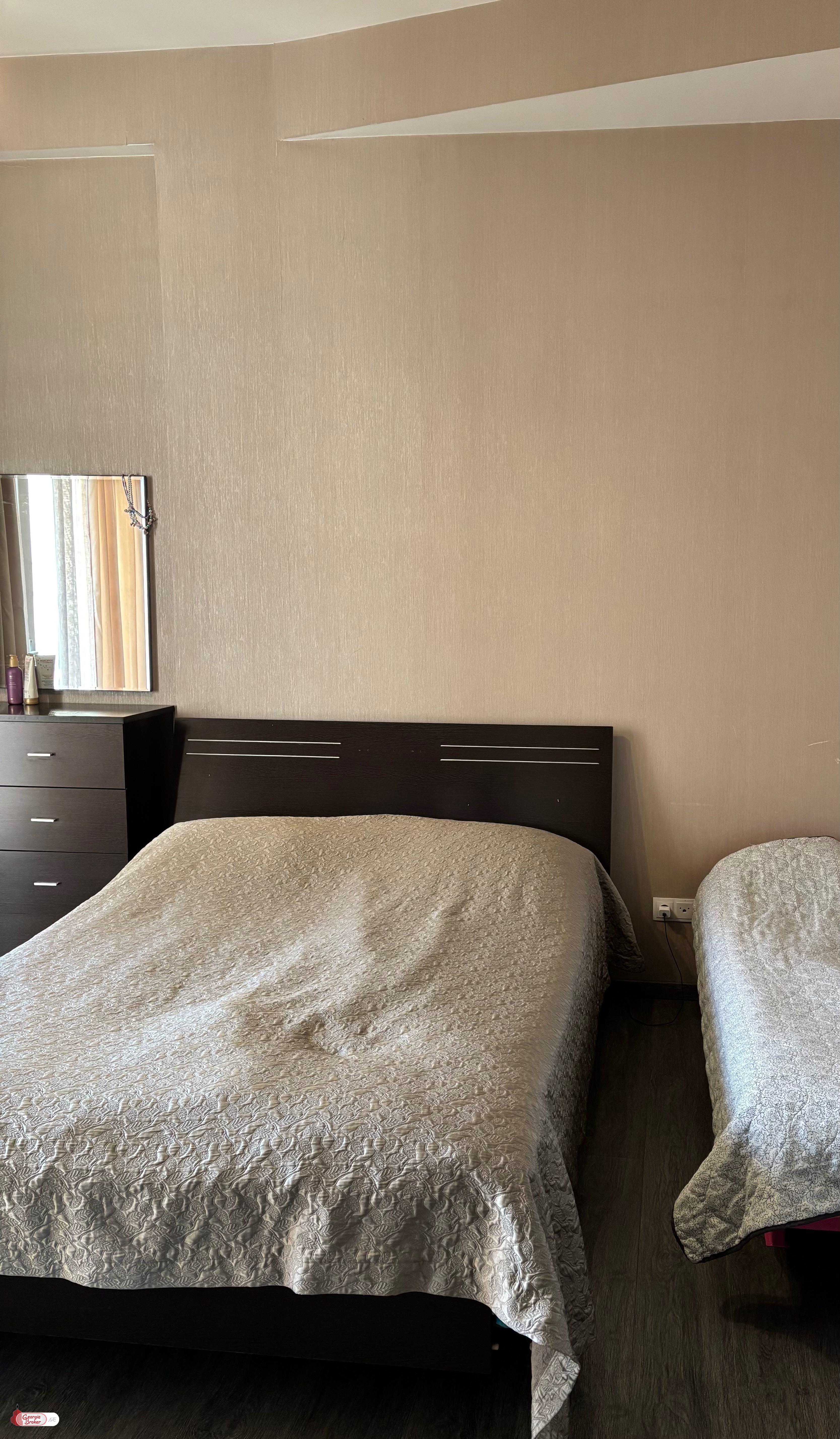 იყიდება ახალი გარემონტებული 3 ოთახიანი ბინა