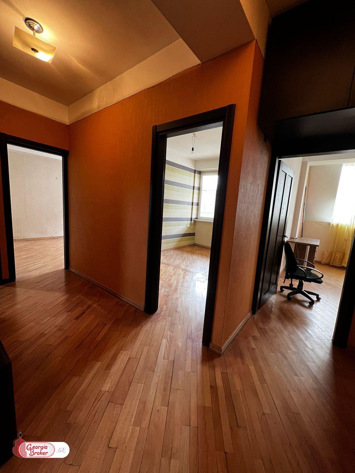 იყიდება ახალი გარემონტებული 3 ოთახიანი ბინა