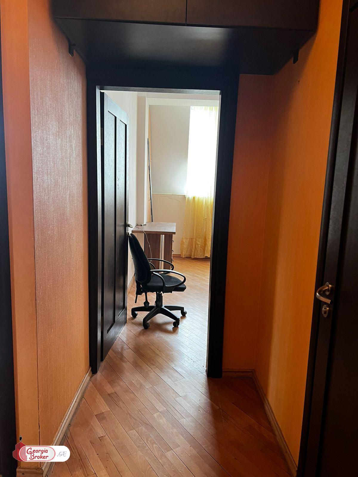 იყიდება ახალი გარემონტებული 3 ოთახიანი ბინა