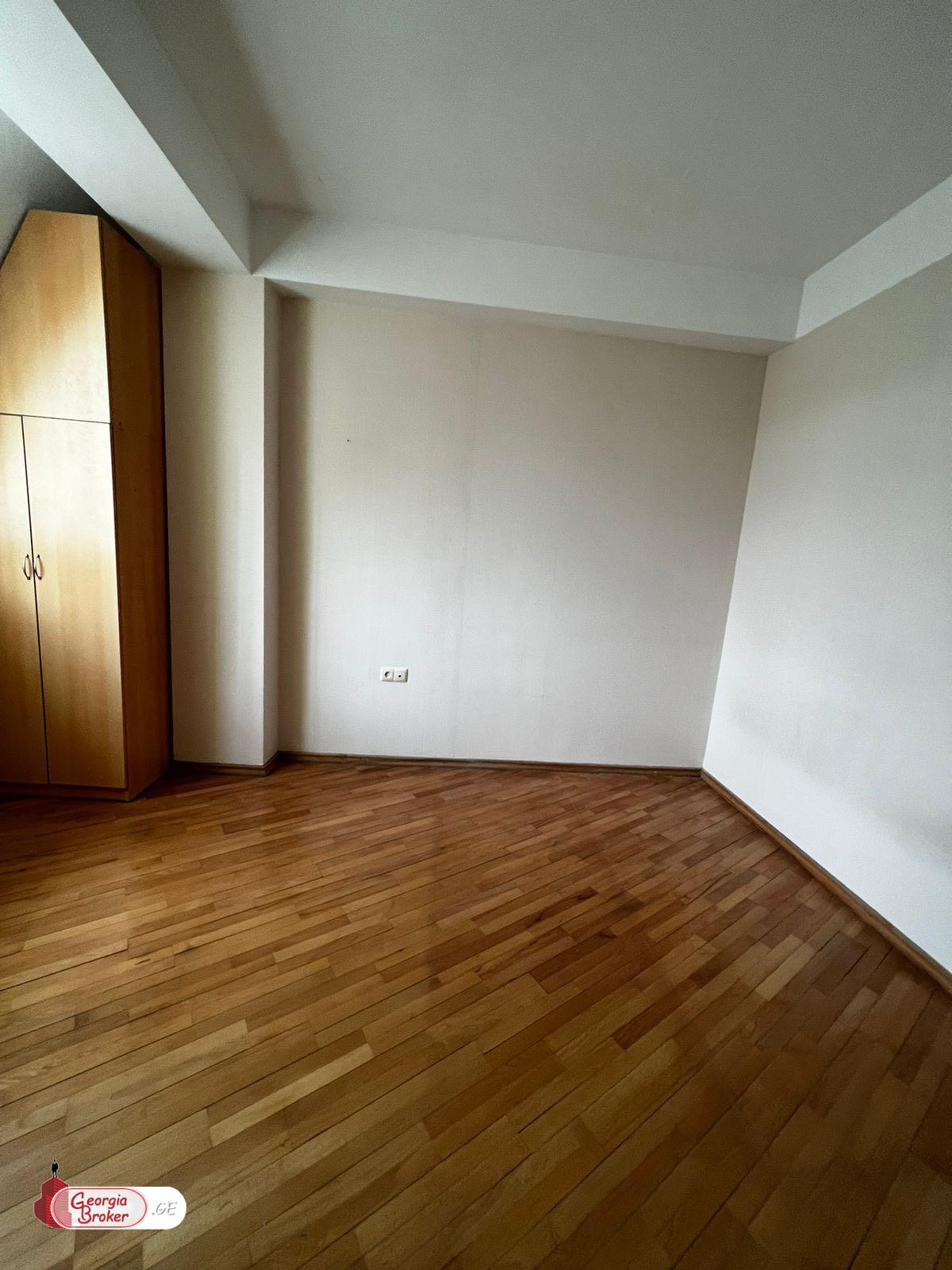 იყიდება ახალი გარემონტებული 3 ოთახიანი ბინა