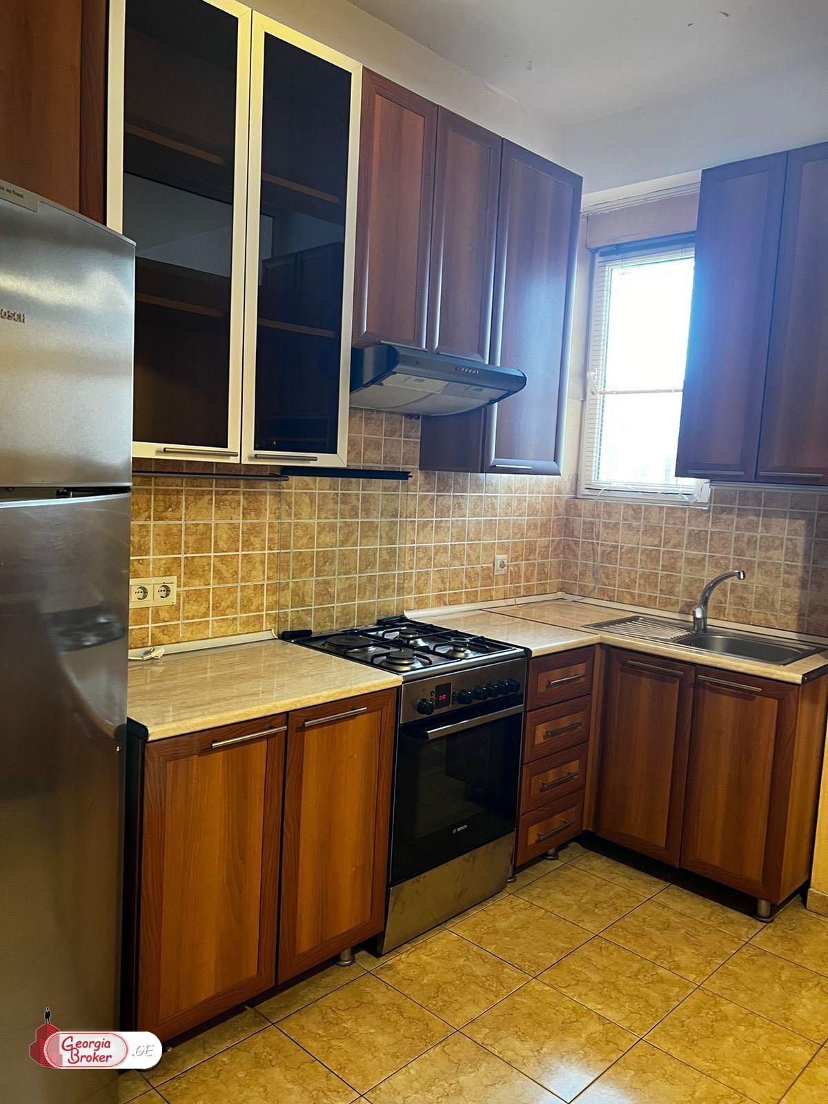 იყიდება ახალი გარემონტებული 3 ოთახიანი ბინა