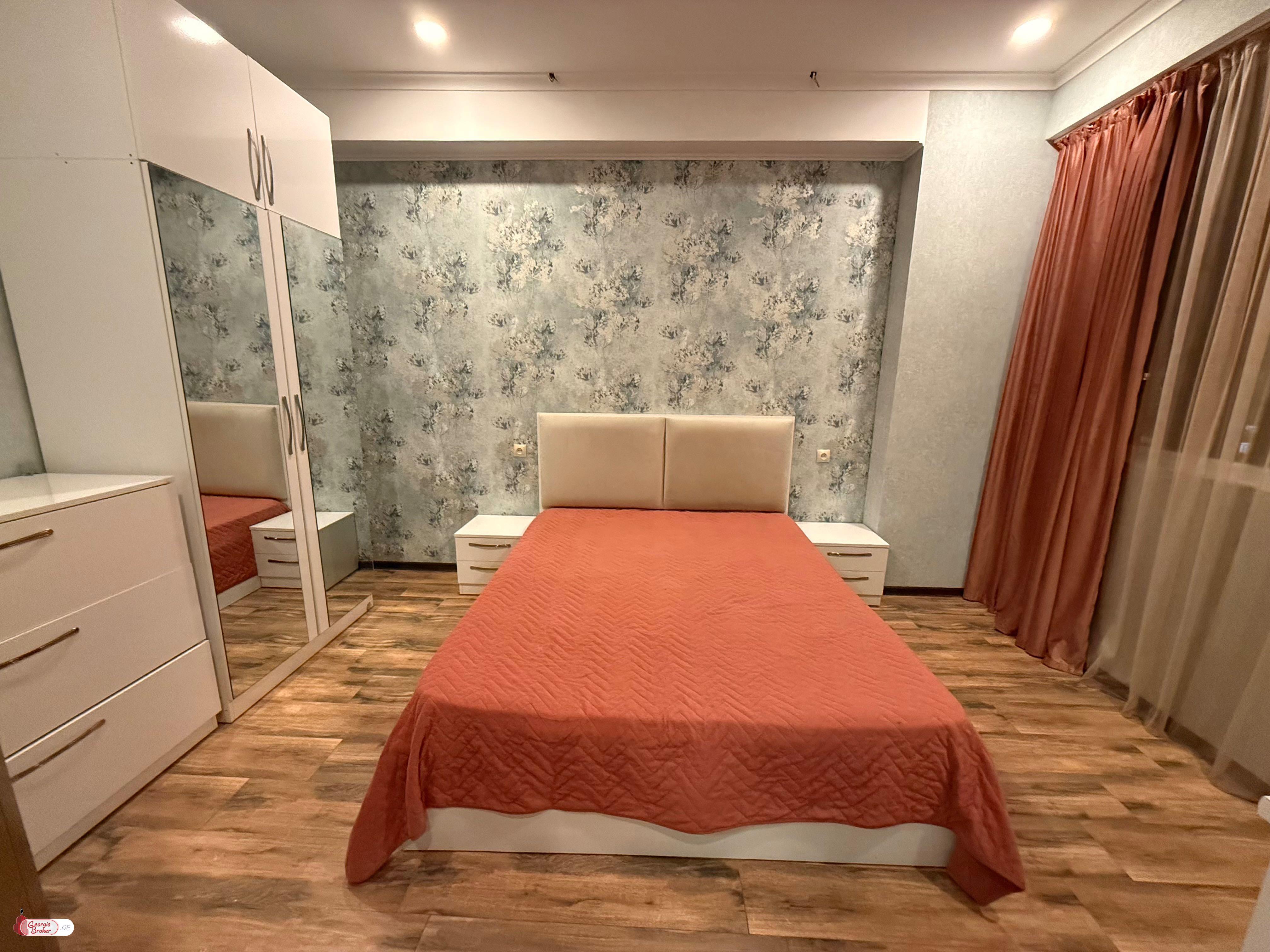 nearly repaired 3-room apartment for sale