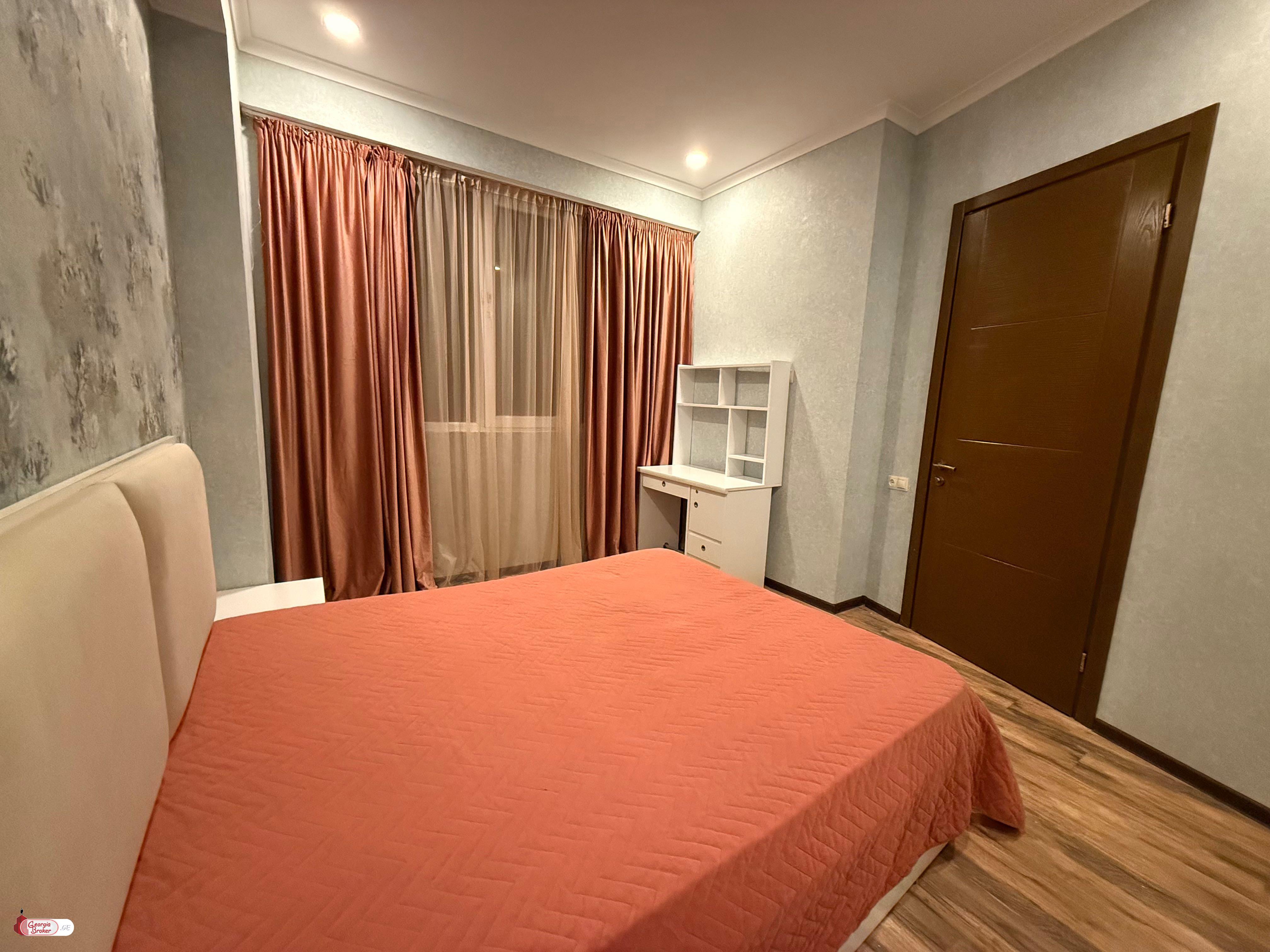 nearly repaired 3-room apartment for sale