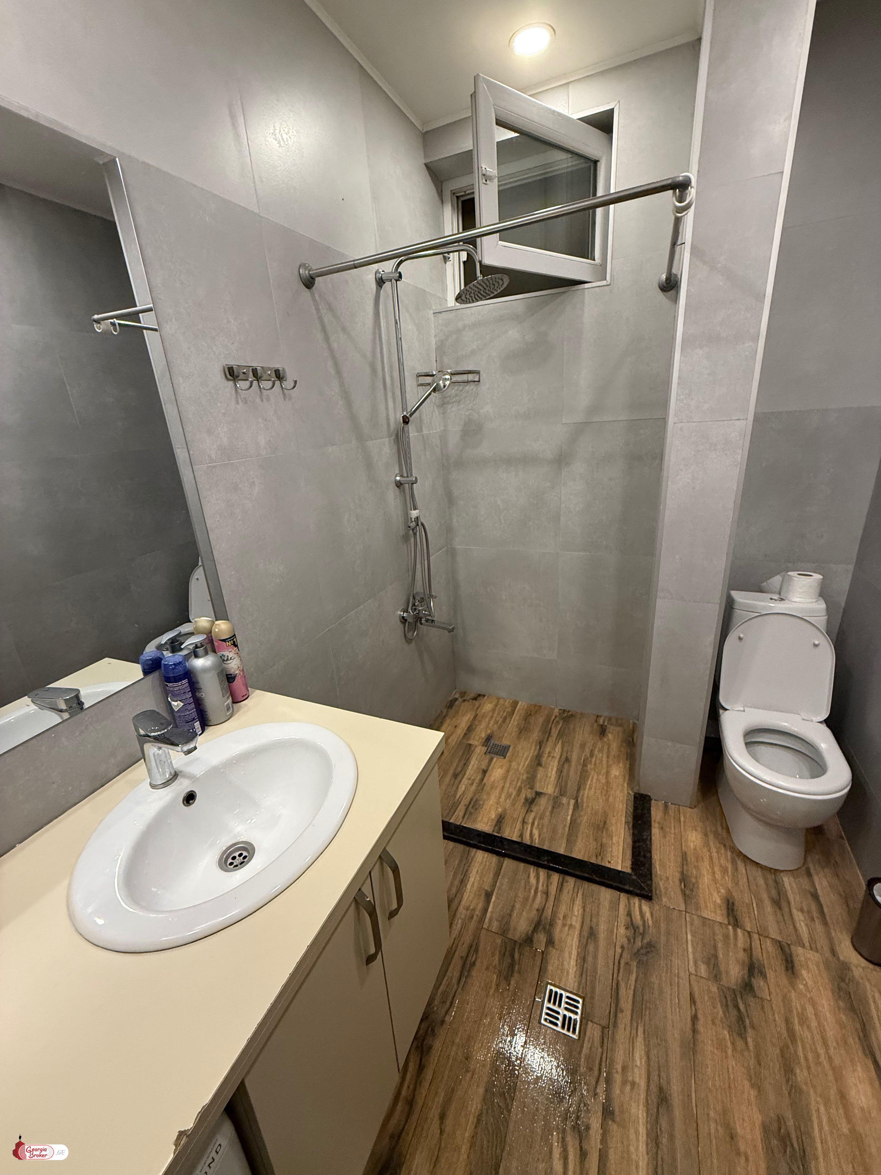 nearly repaired 3-room apartment for sale