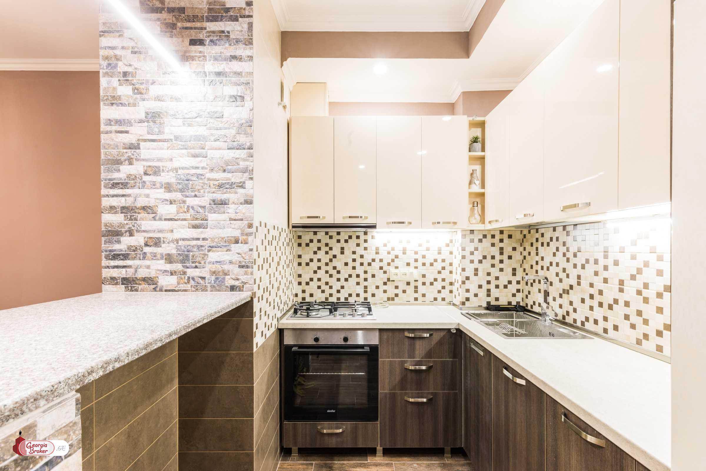 იყიდება ახალი გარემონტებული 4 ოთახიანი ბინა