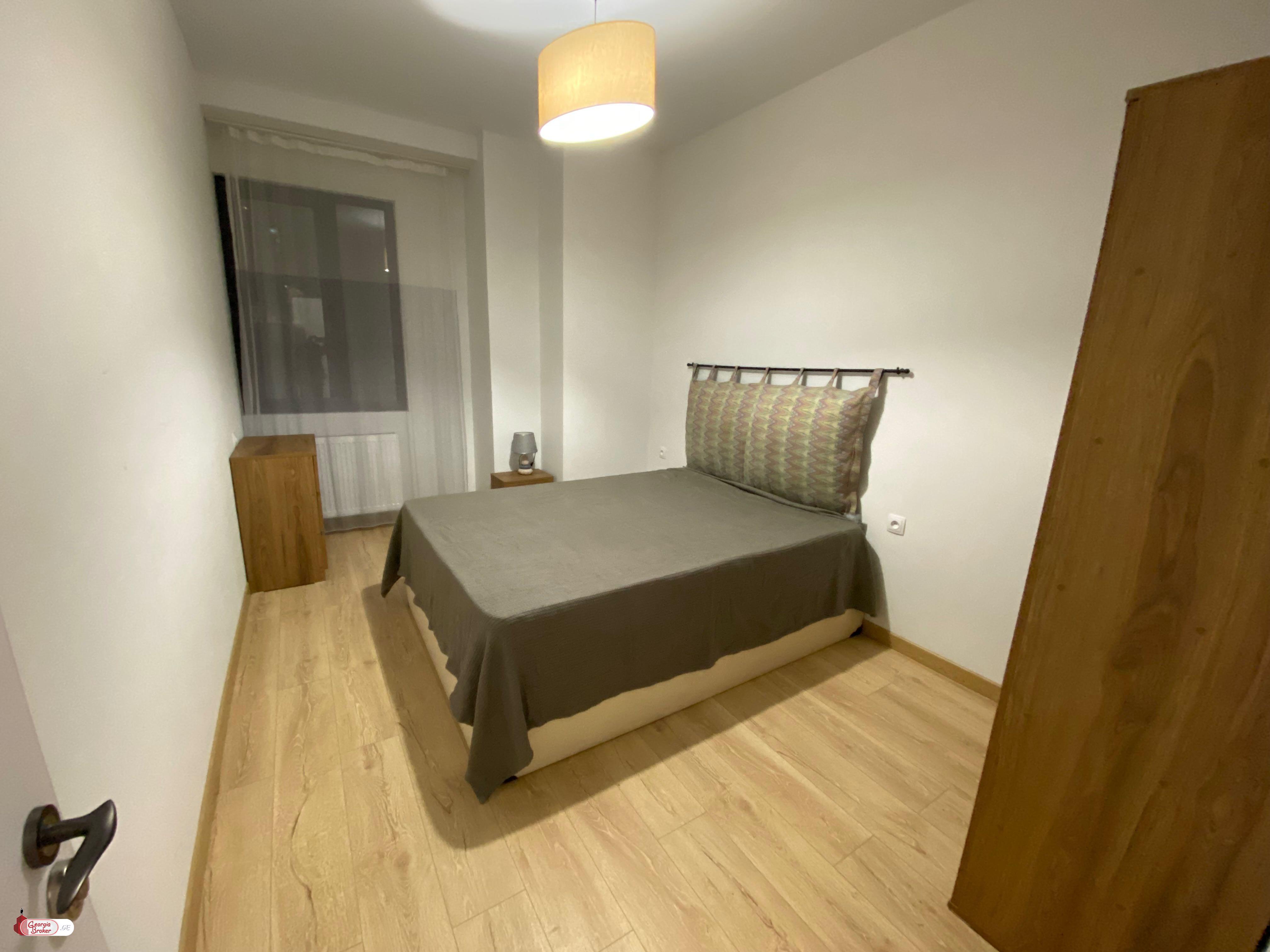 იყიდება ახალი გარემონტებული 3 ოთახიანი ბინა