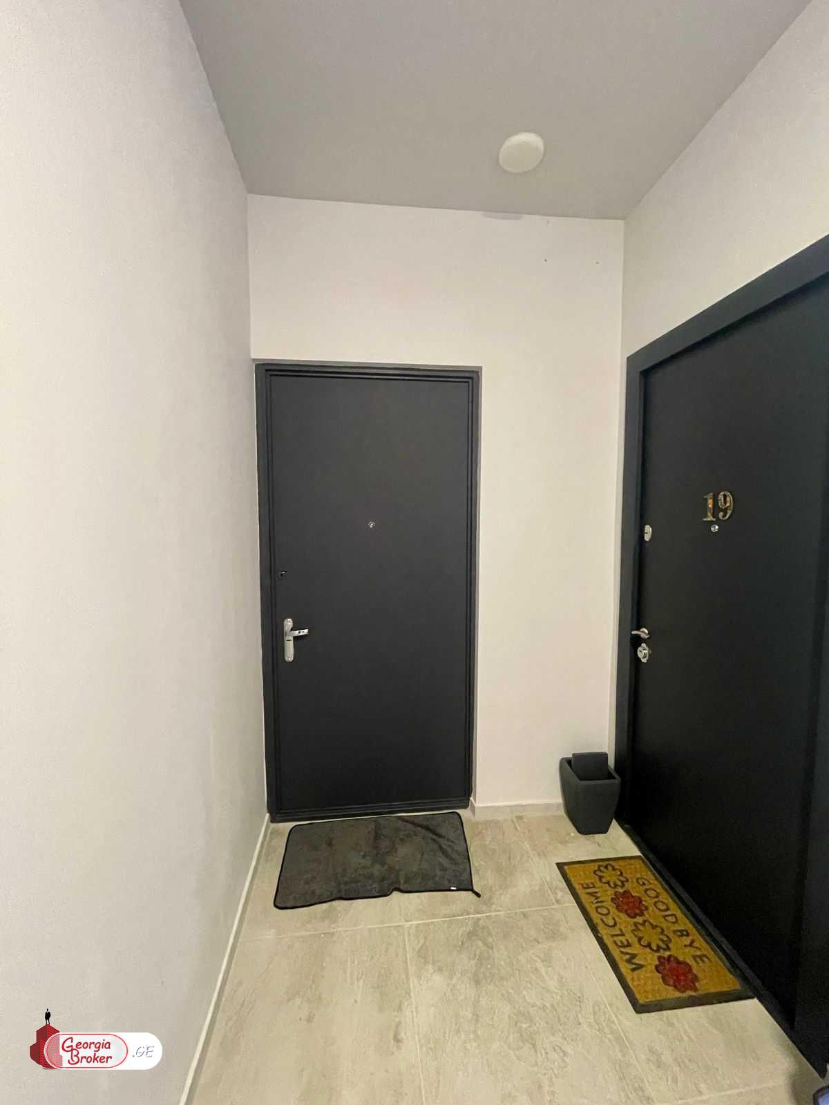 продается квартира с новым ремонтом 4-комнаты