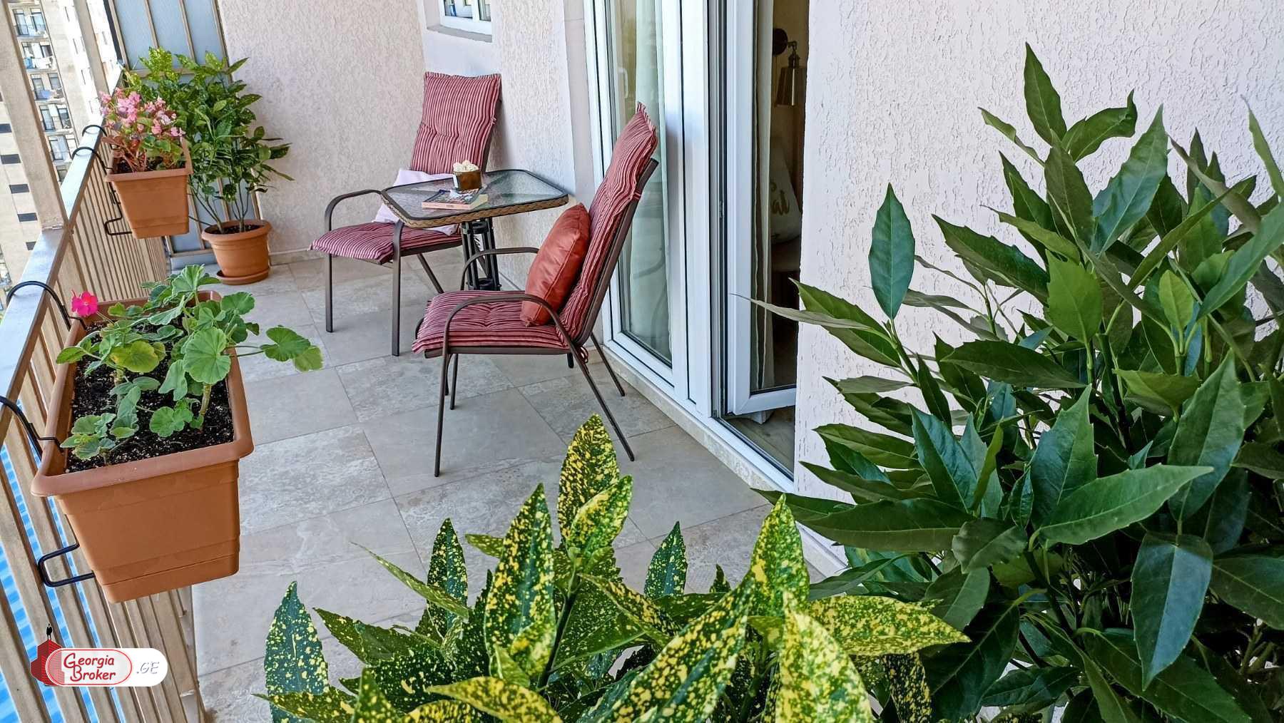 продается квартира с новым ремонтом 3-комнаты