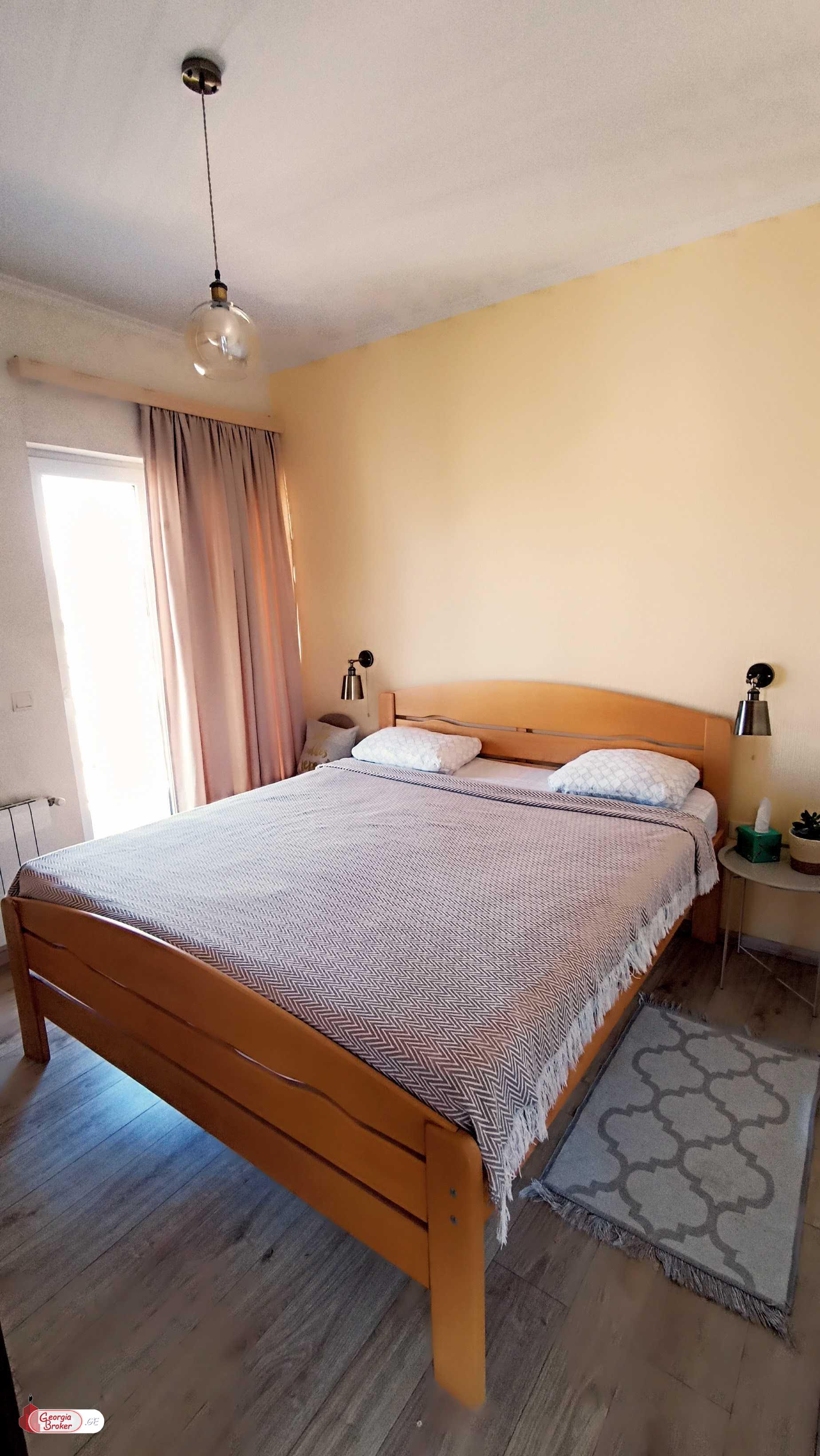 продается квартира с новым ремонтом 3-комнаты