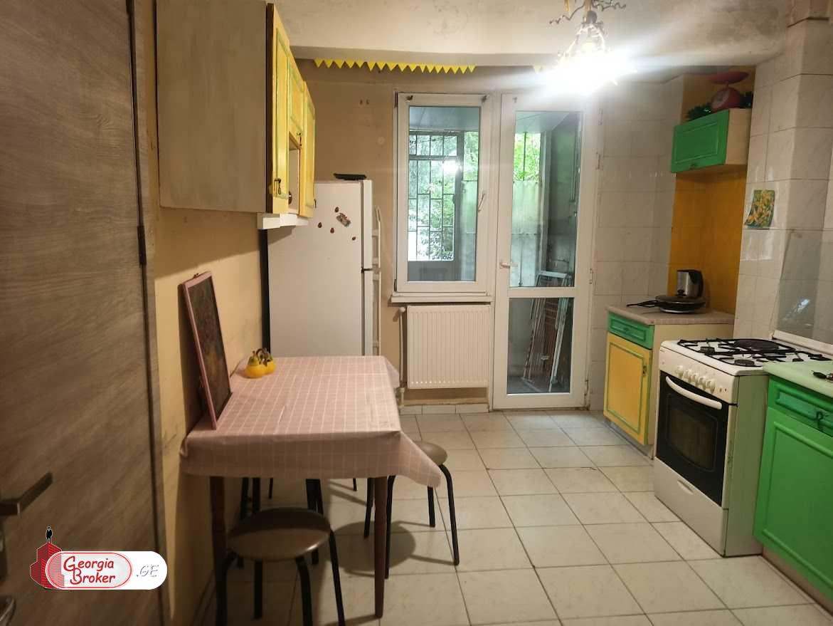 old repaired 3-room apartment for sale