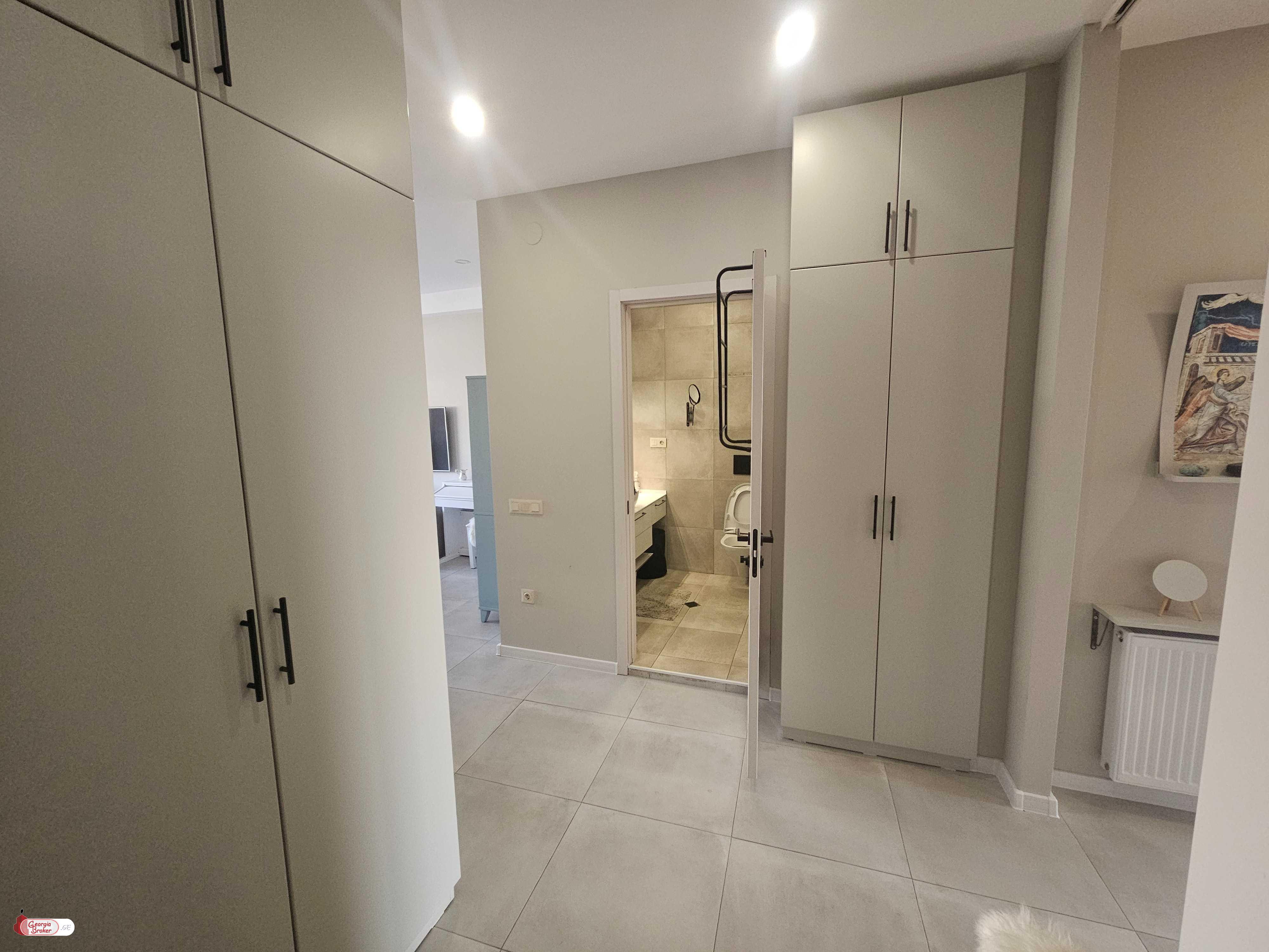 nearly repaired 3-room apartment for sale