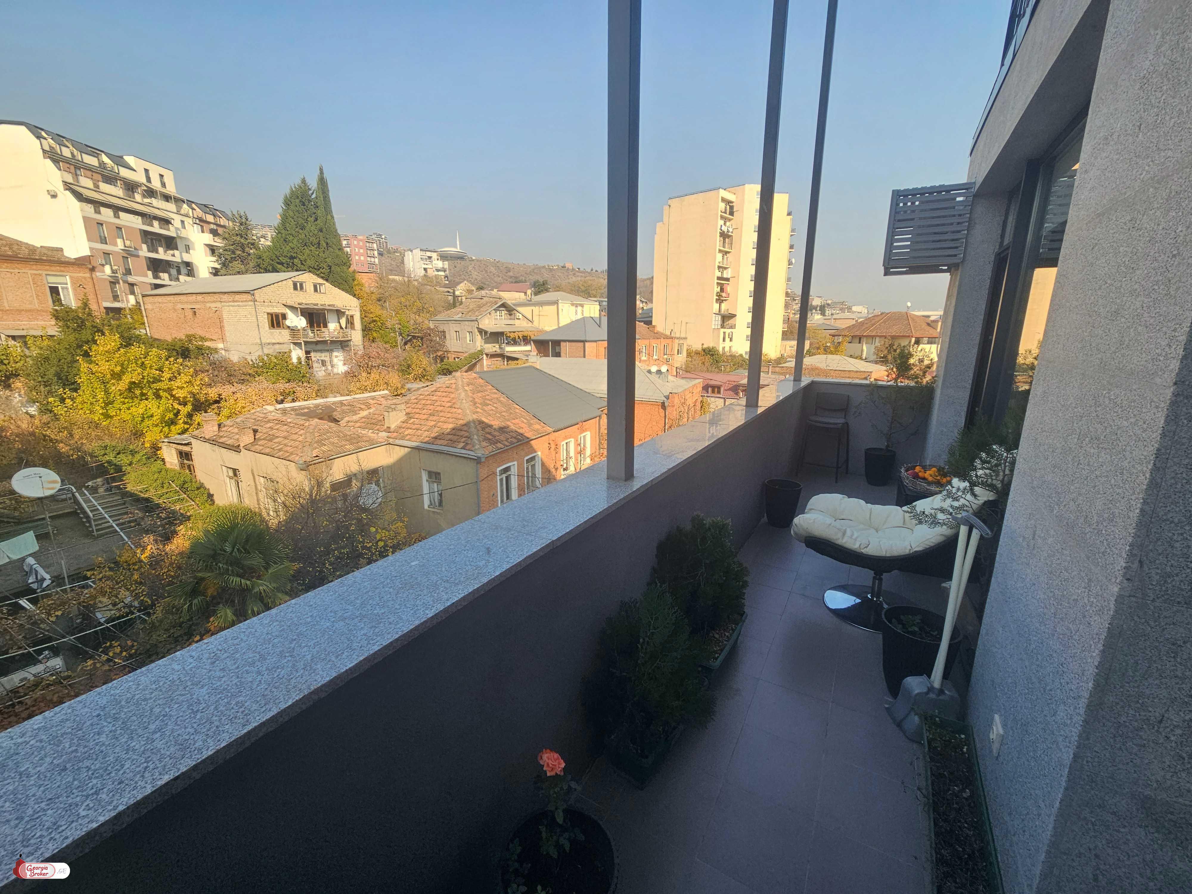 nearly repaired 3-room apartment for sale