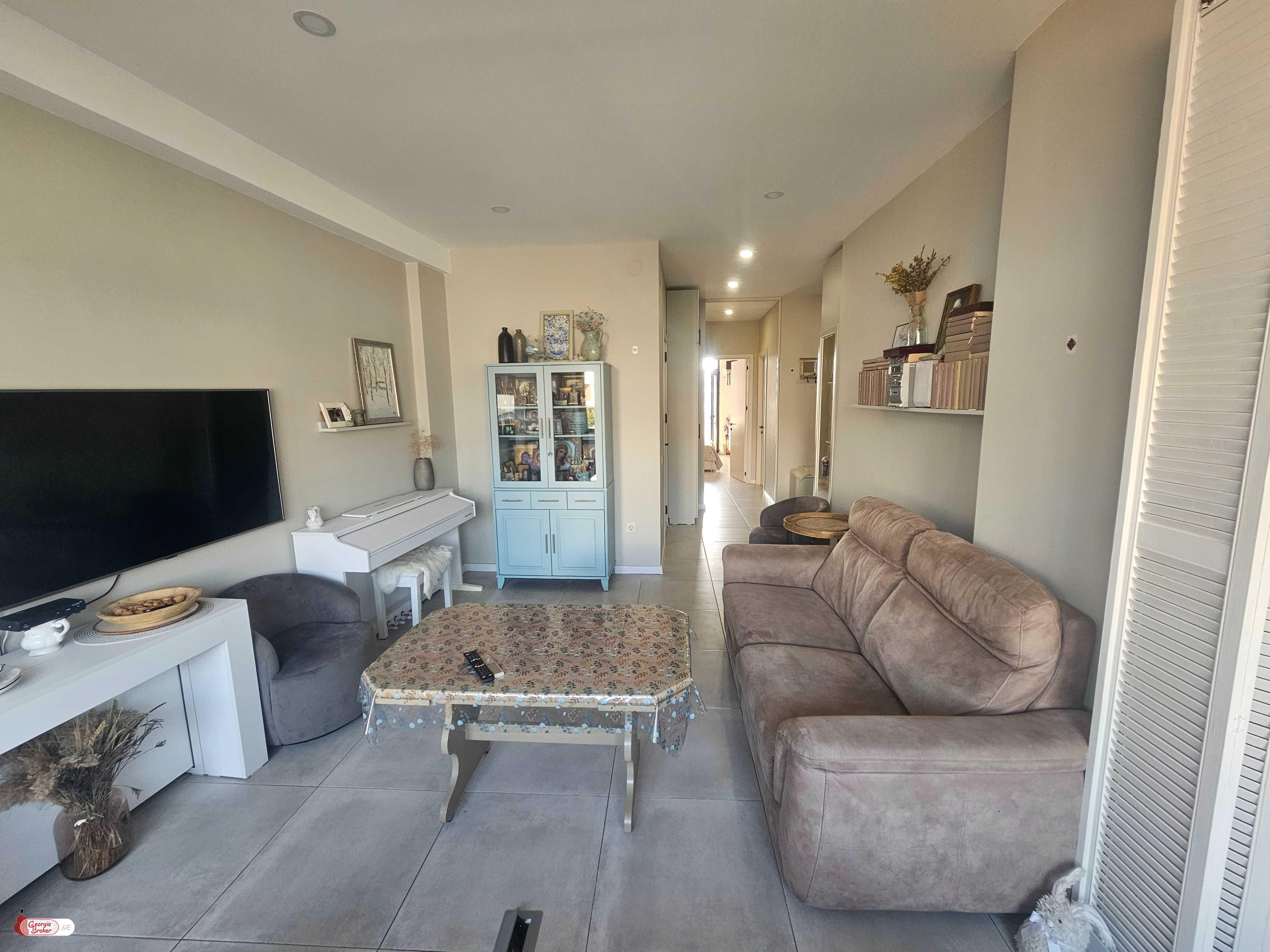 nearly repaired 3-room apartment for sale