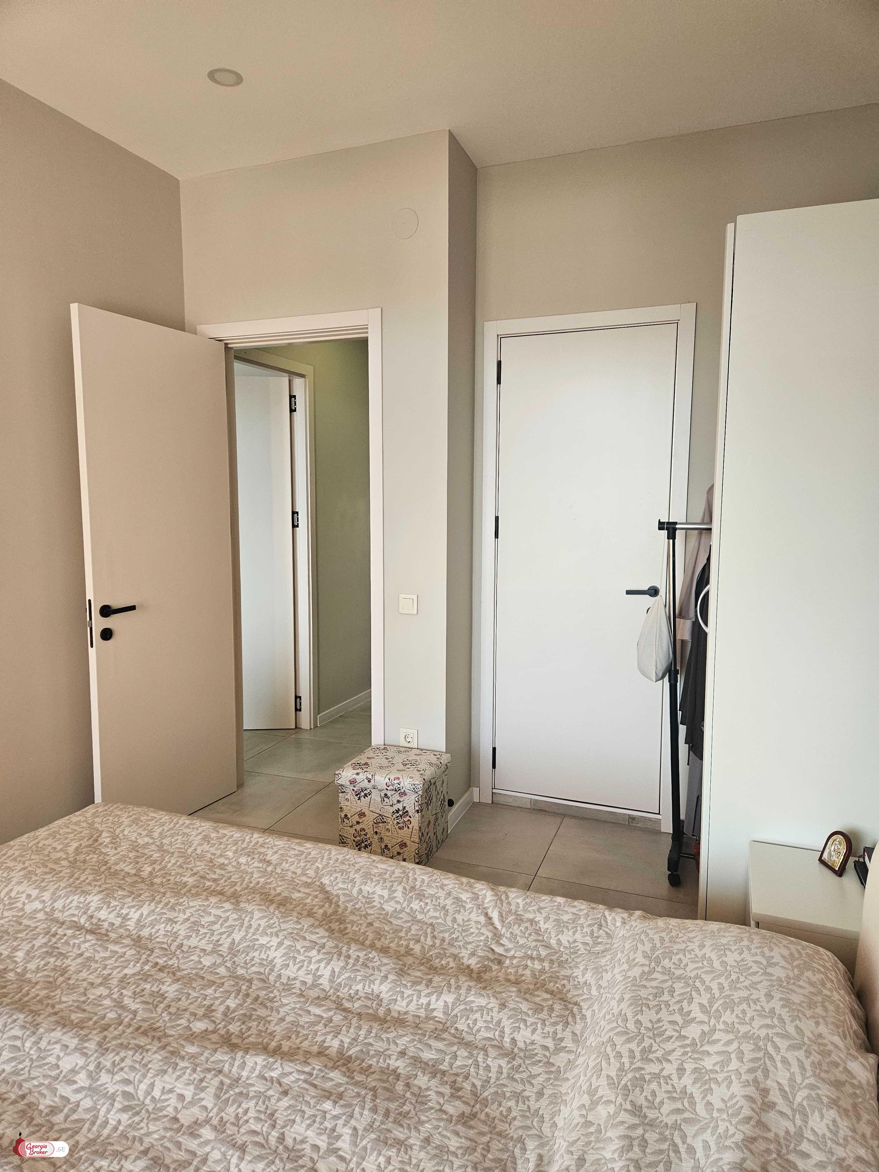 nearly repaired 3-room apartment for sale