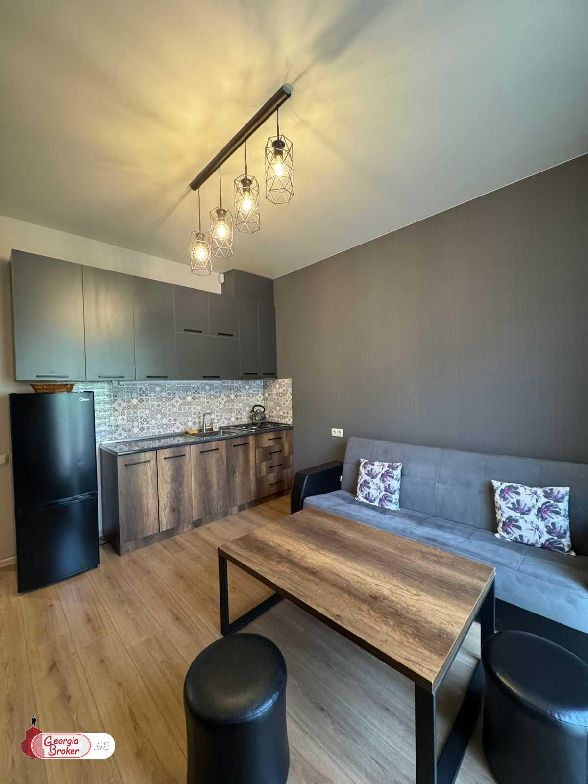 продается квартира с новым ремонтом 2-комнаты