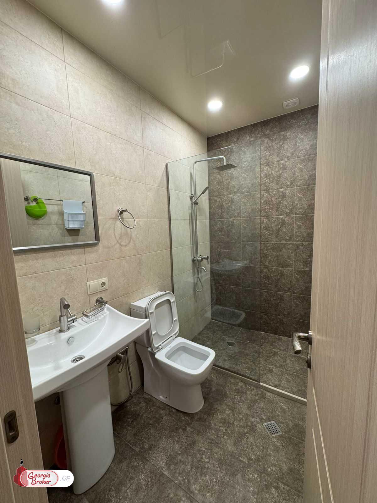 продается квартира с новым ремонтом 2-комнаты