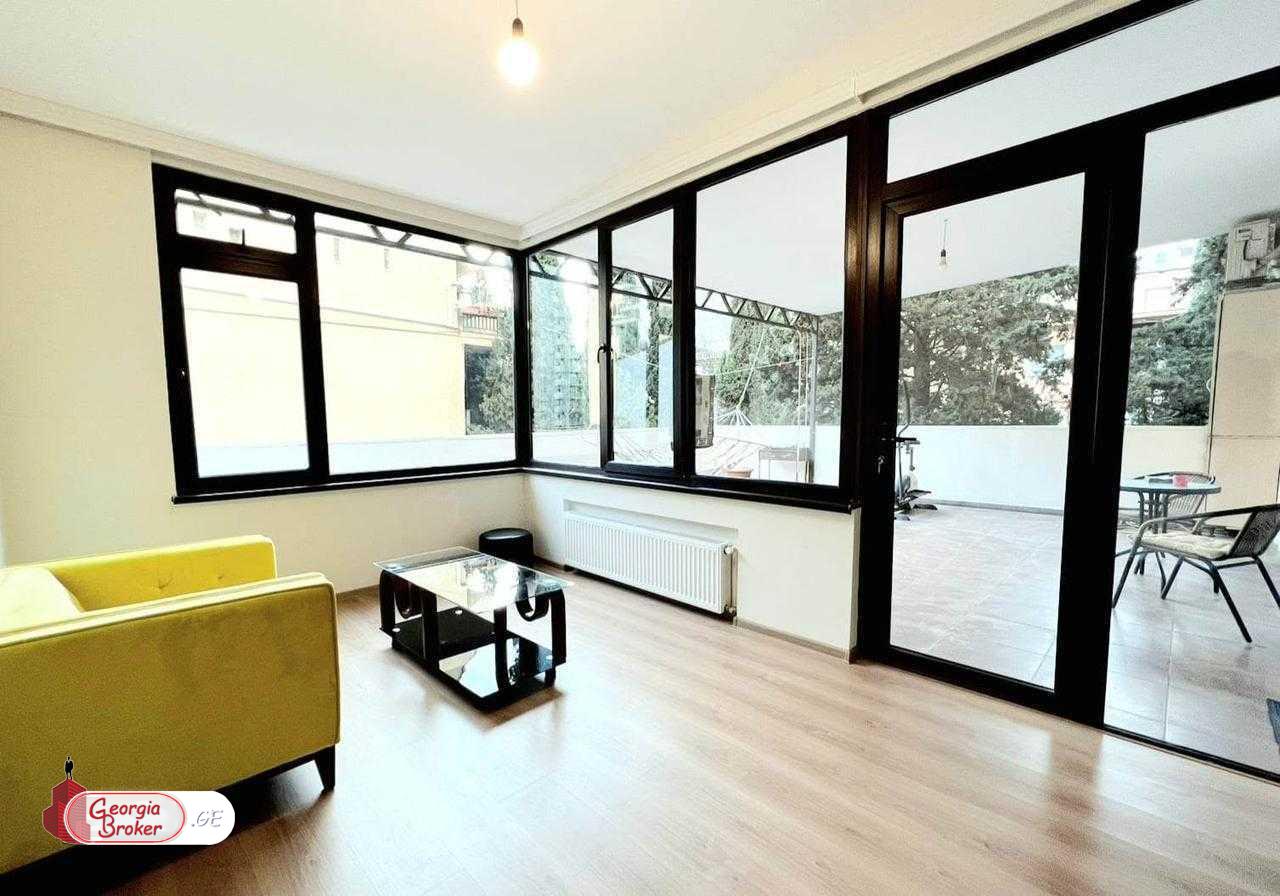 nearly repaired 6-room apartment for sale