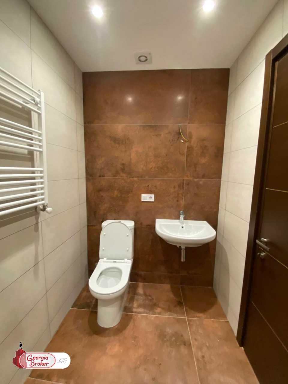 იყიდება ახალი გარემონტებული 3 ოთახიანი ბინა