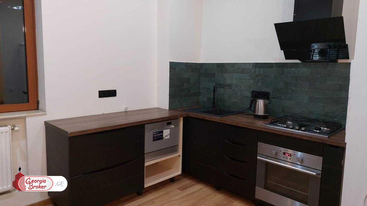 nearly repaired 6-room apartment for sale