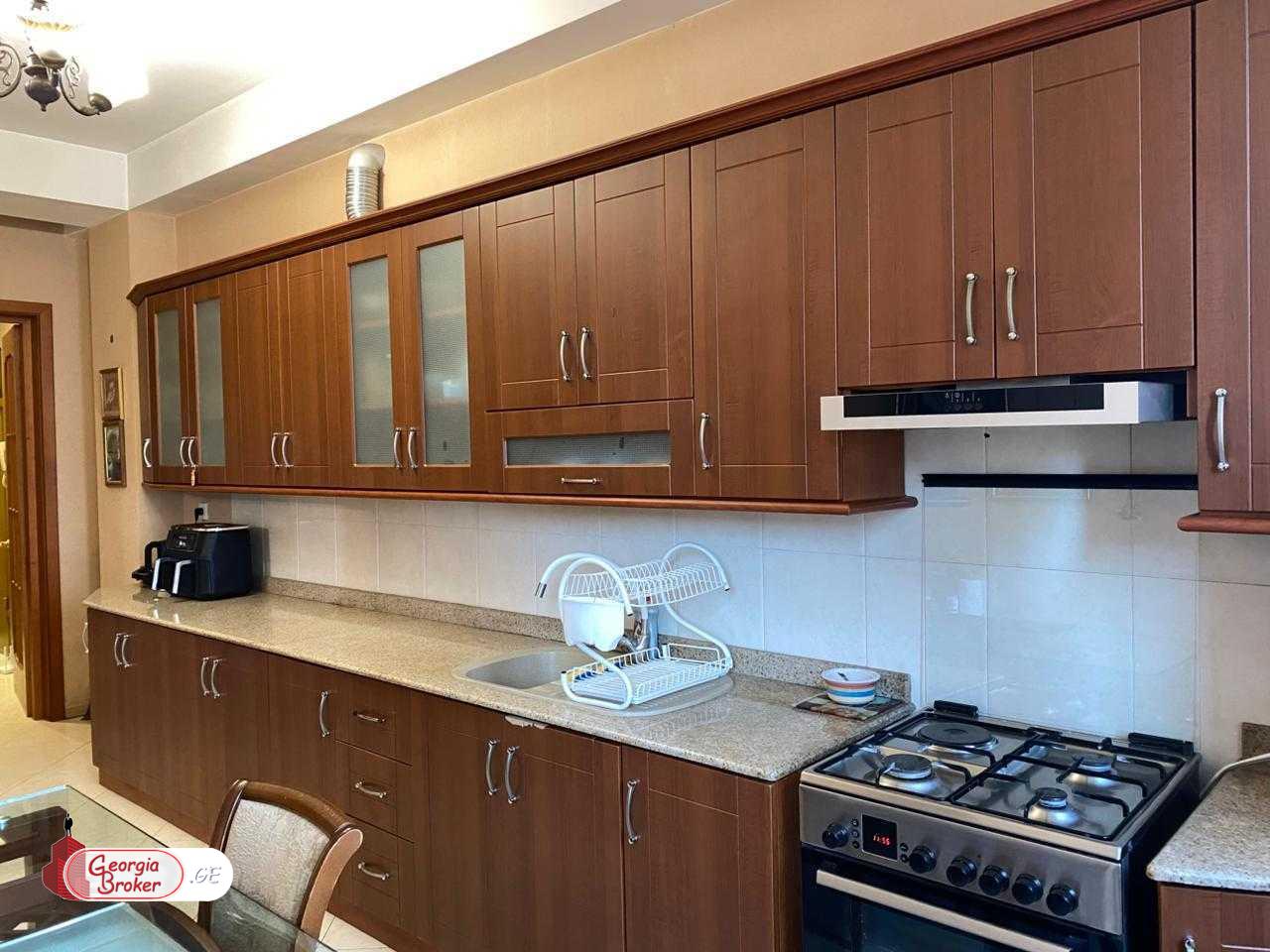 nearly repaired 3-room apartment for sale