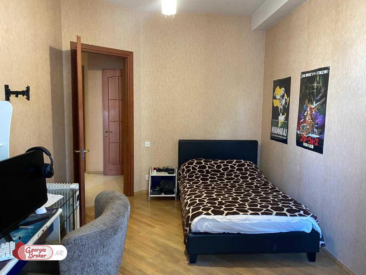 nearly repaired 3-room apartment for sale